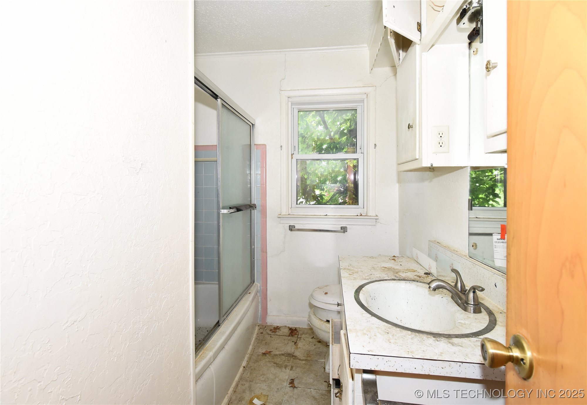 5904 E 7th Street Property Photo 13