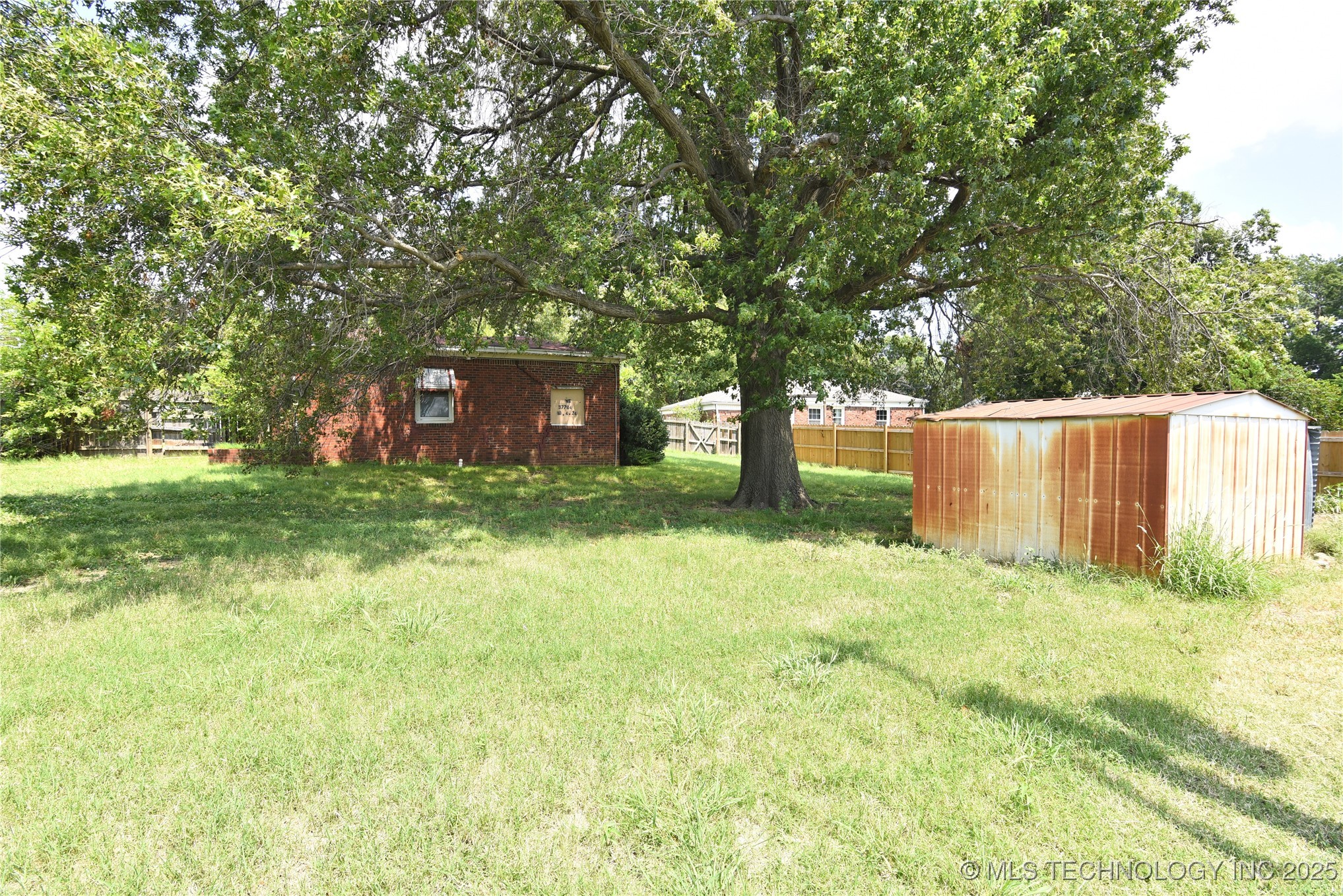 5904 E 7th Street Property Photo 19