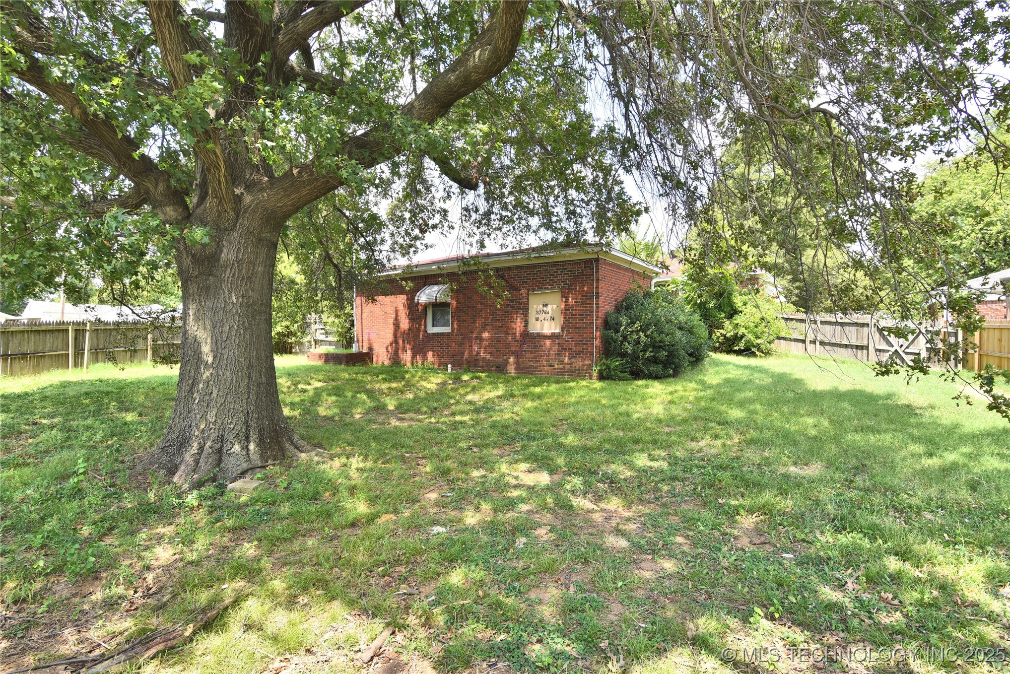 5904 E 7th Street Property Photo 20