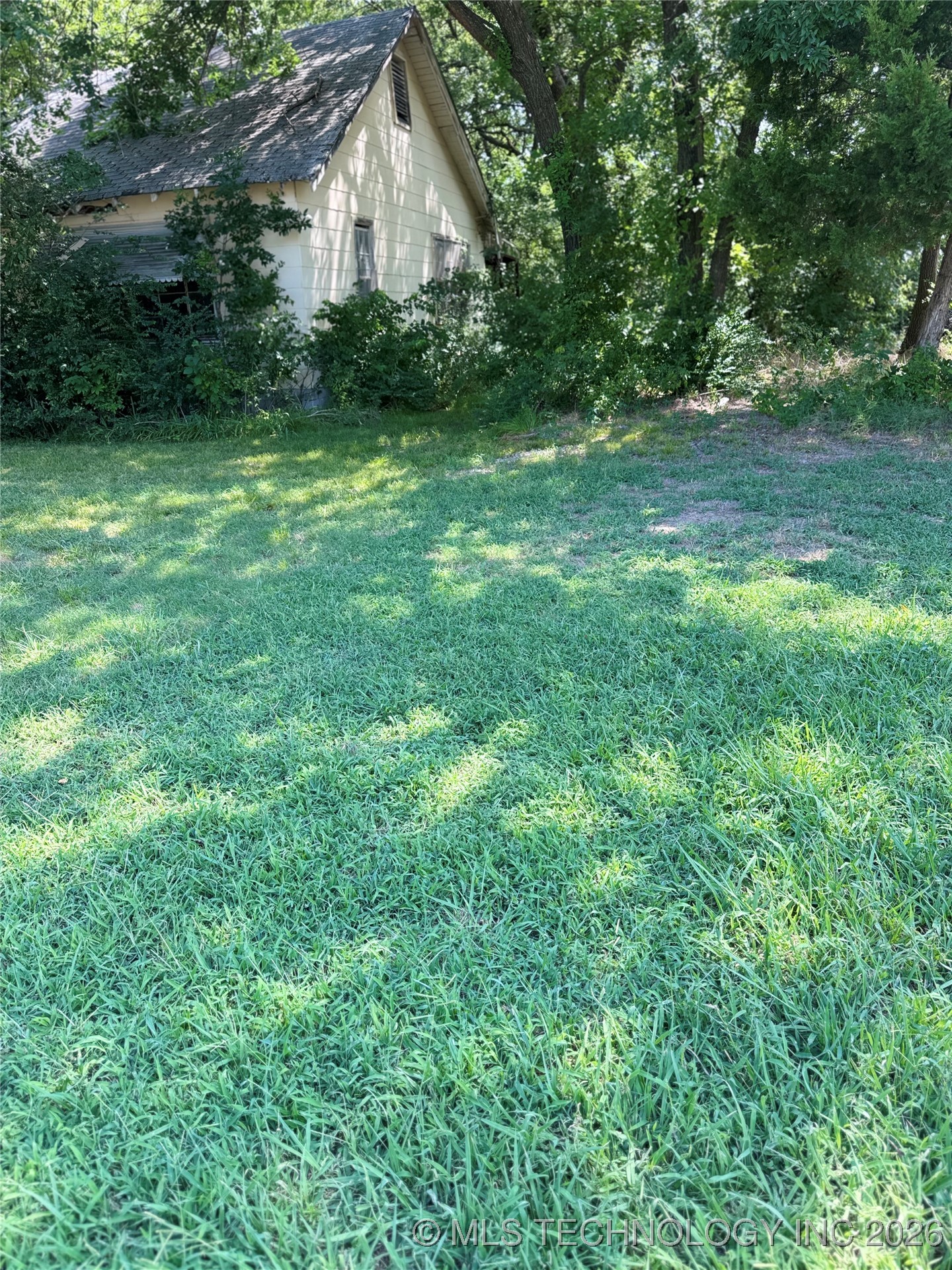 6243 N Quincy Avenue Property Photo 5