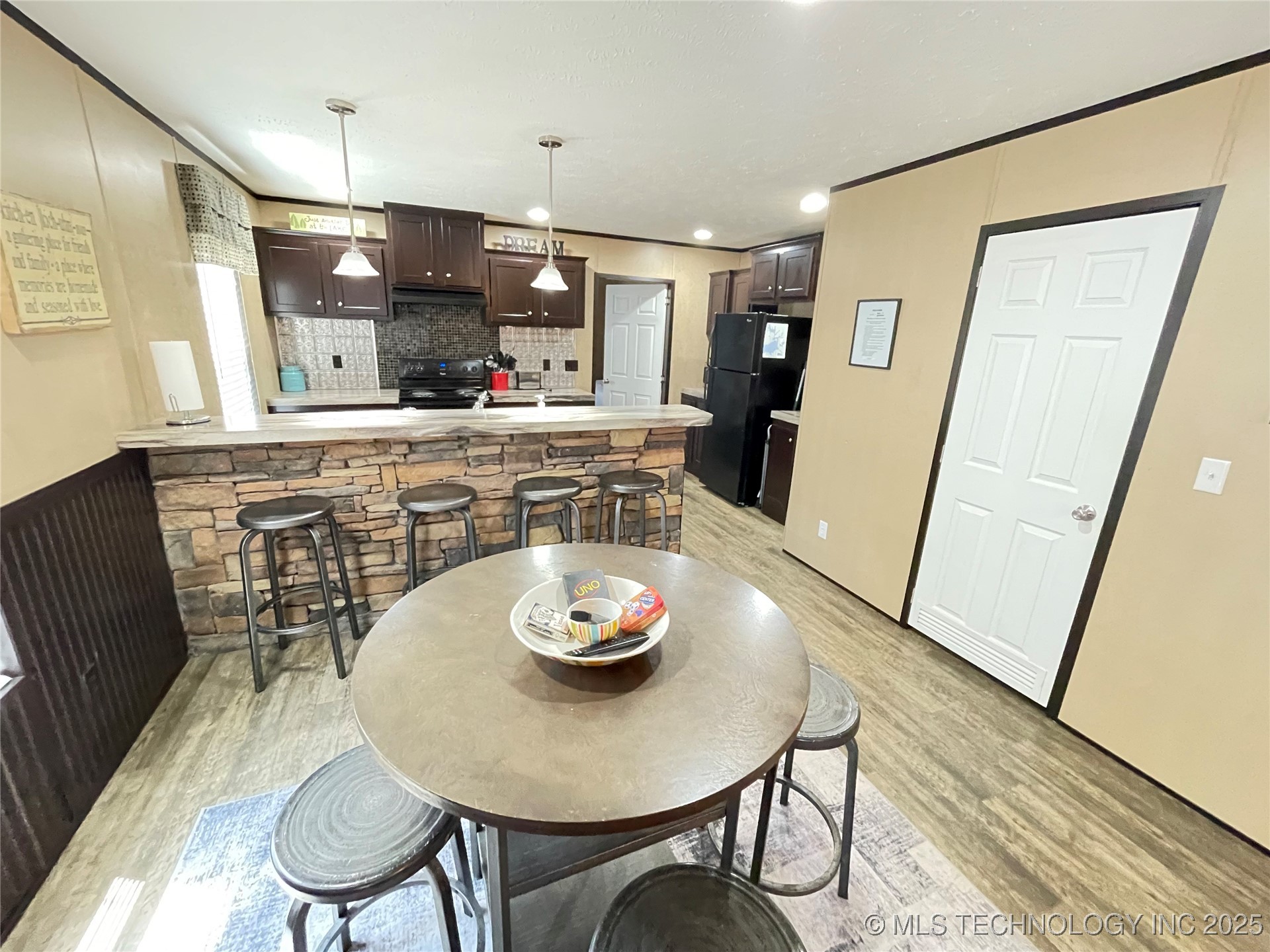 114838 S 4298 Property Photo 12