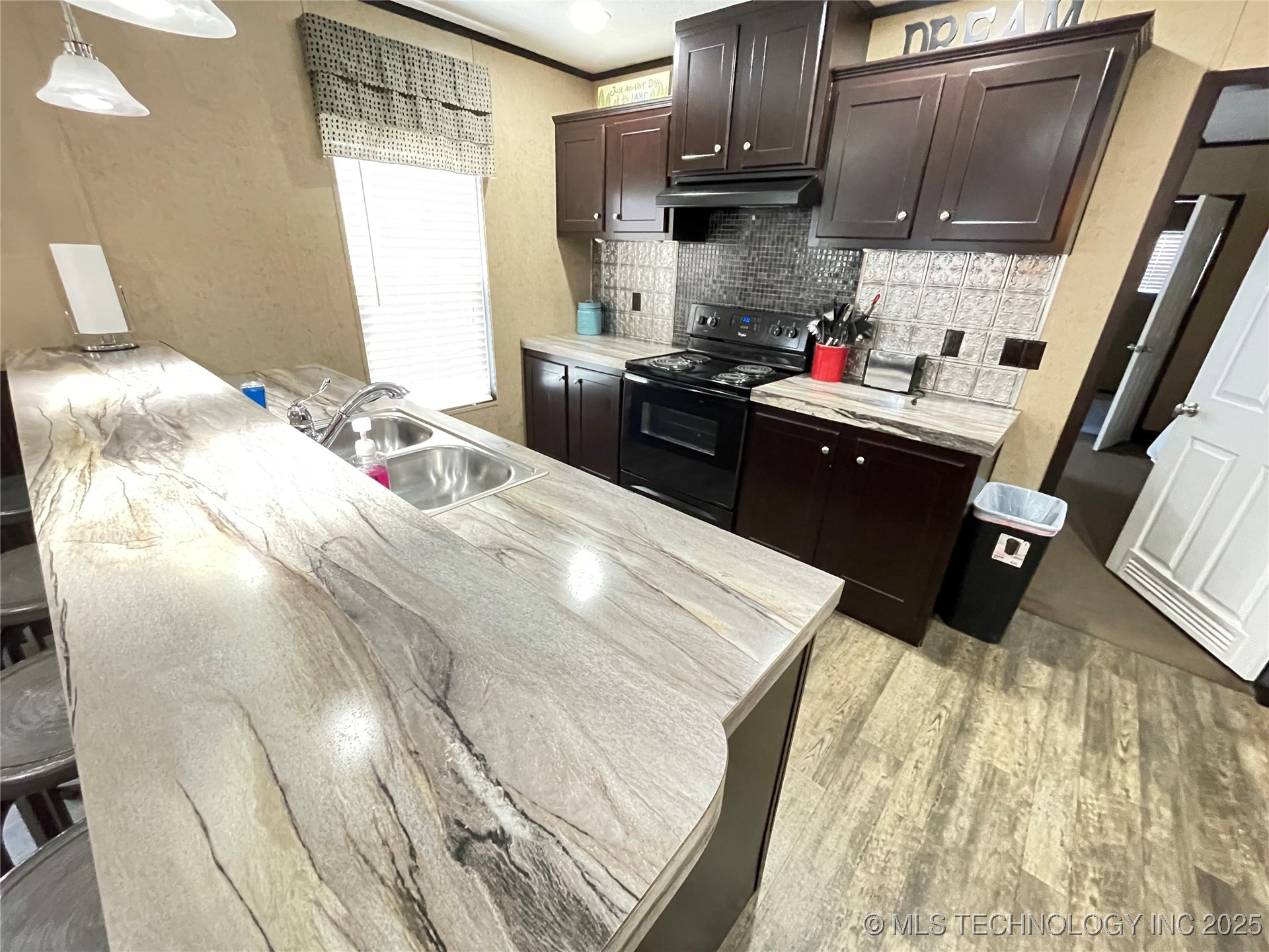 114838 S 4298 Property Photo 14