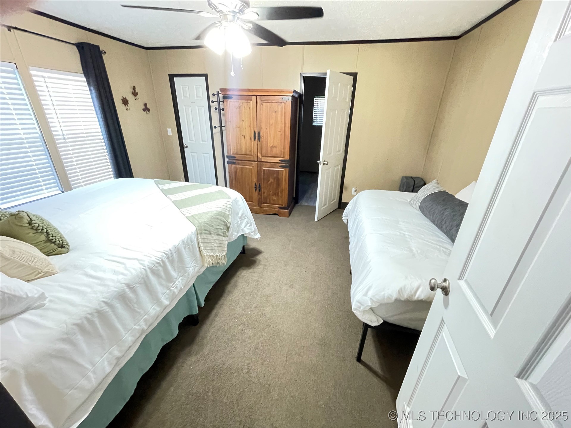 114838 S 4298 Property Photo 19