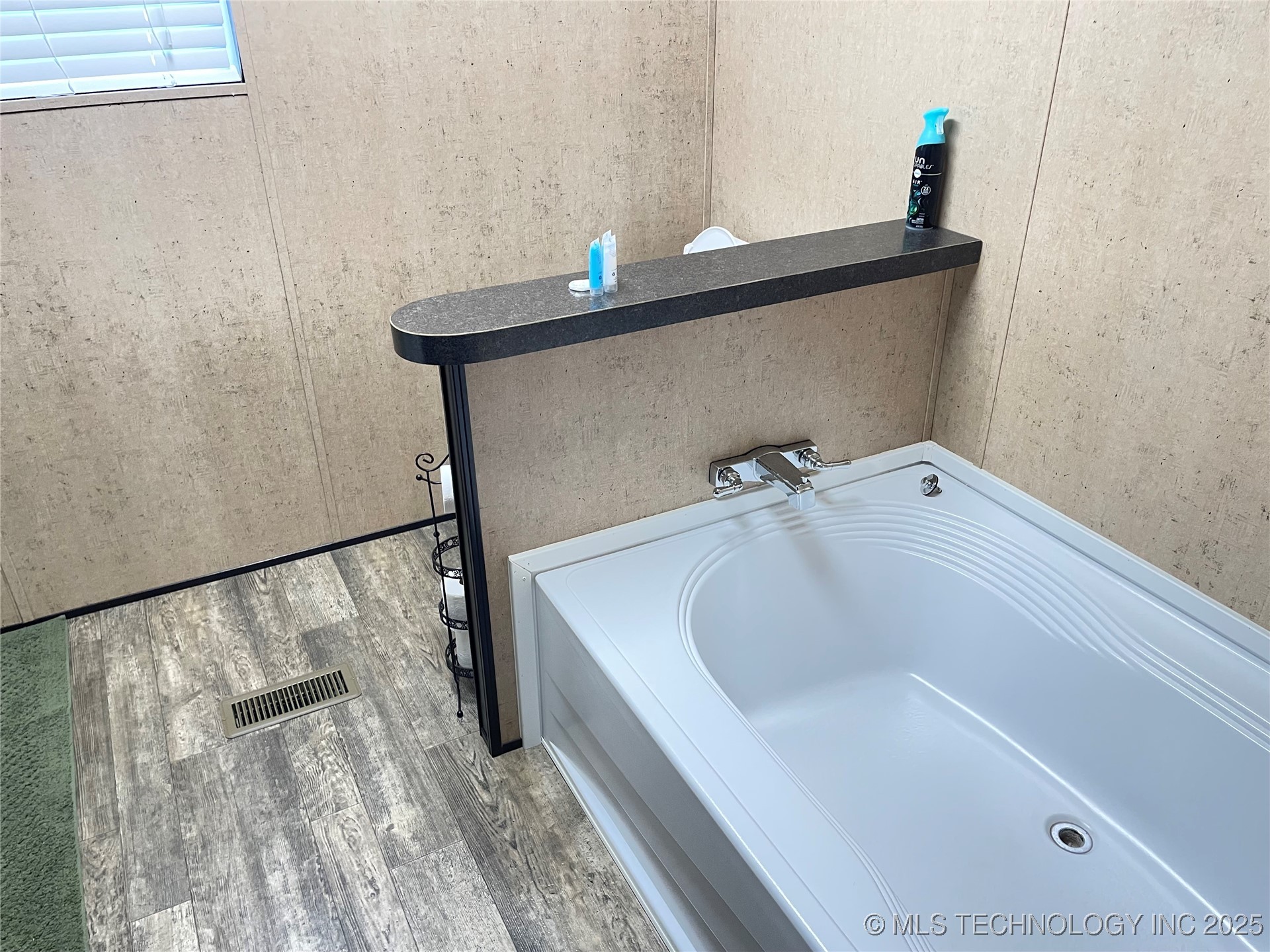 114838 S 4298 Property Photo 21