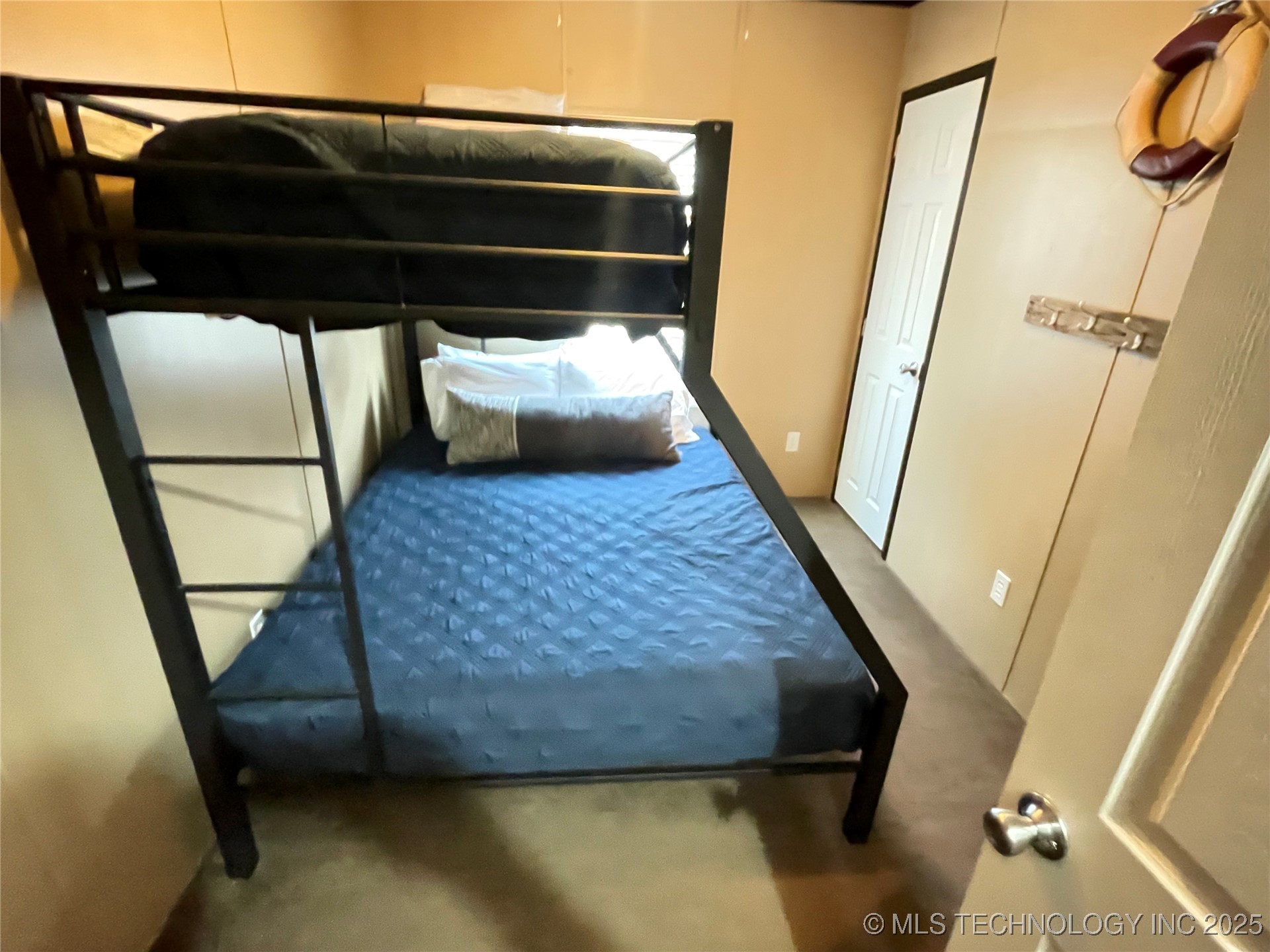 114838 S 4298 Property Photo 24