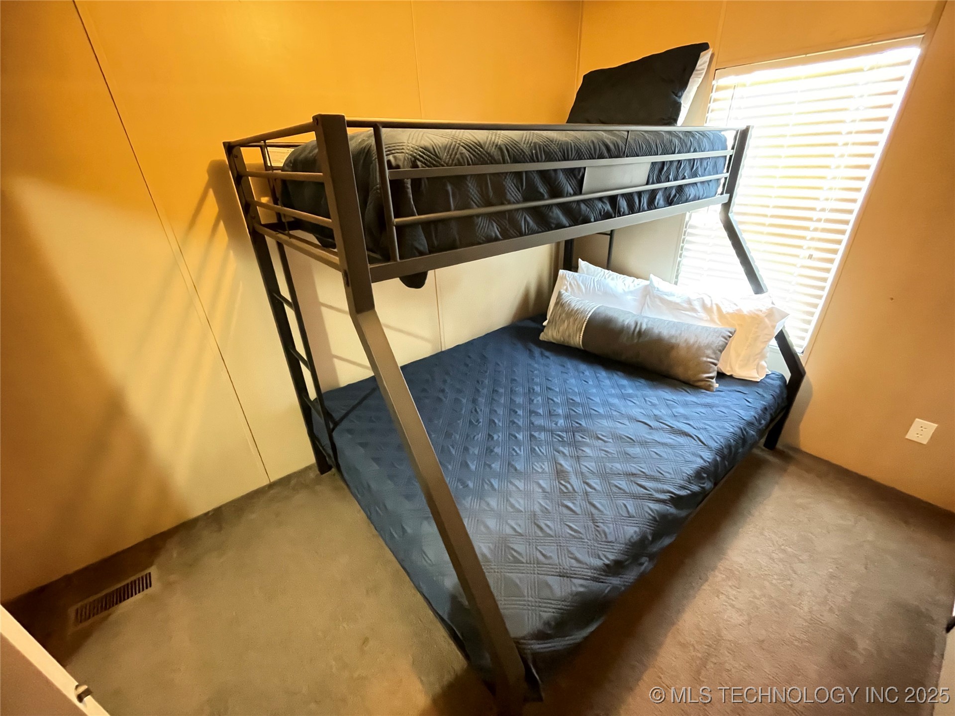 114838 S 4298 Property Photo 25