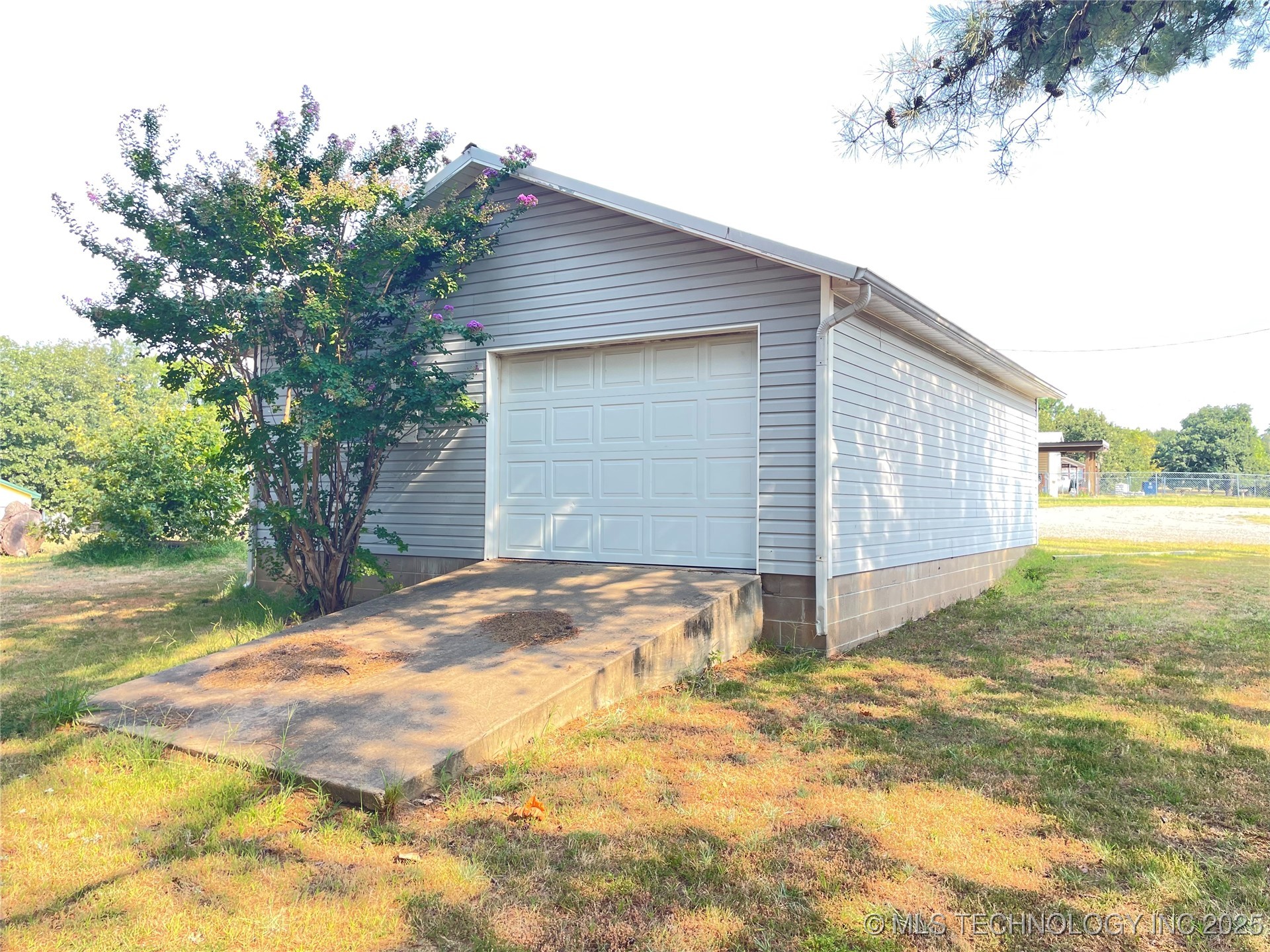 114838 S 4298 Property Photo 35