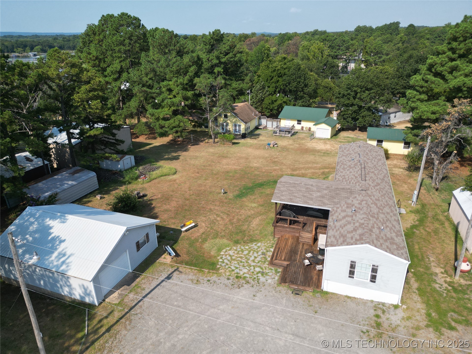 114838 S 4298 Property Photo 38
