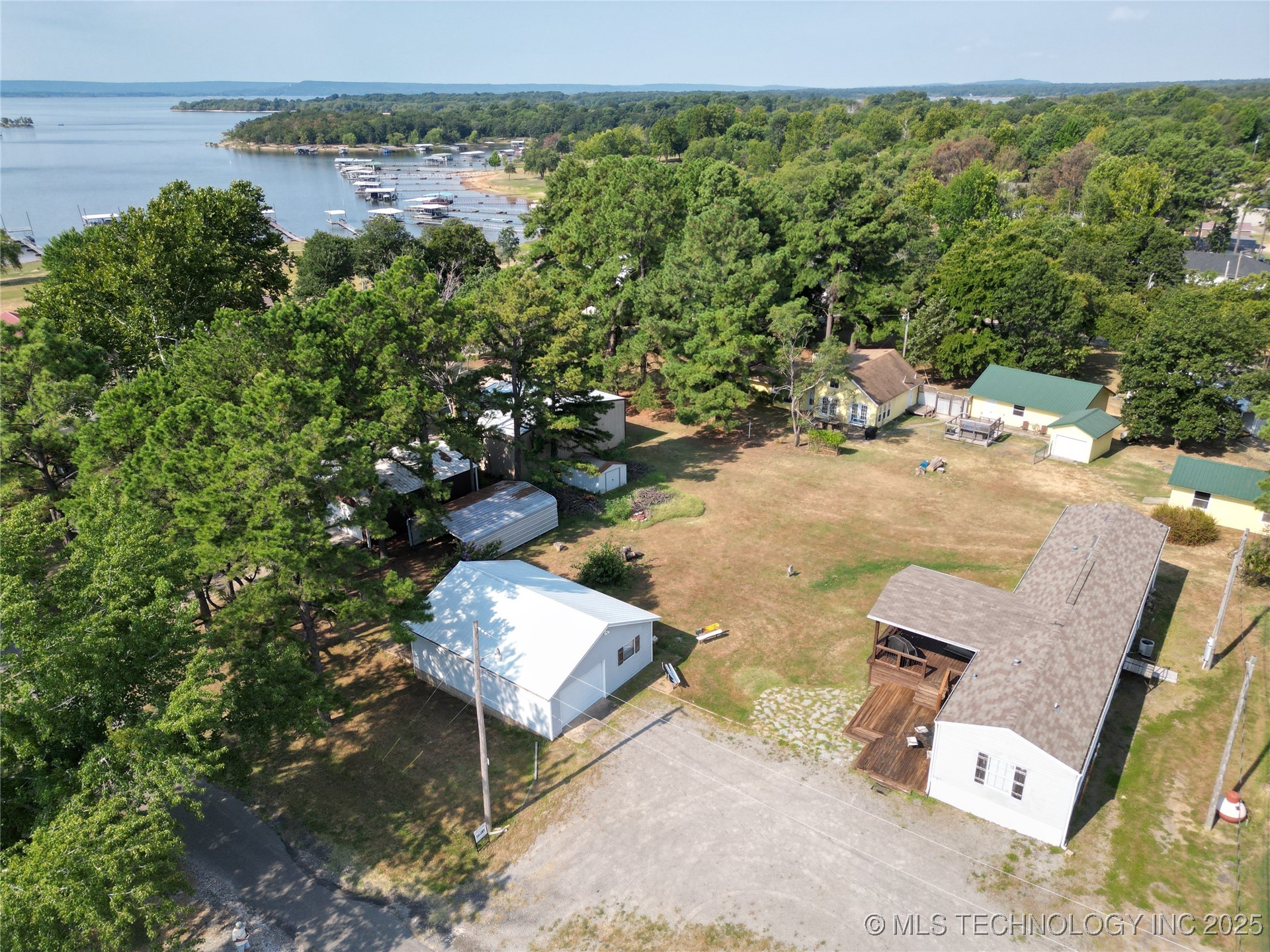 114838 S 4298 Property Photo 40