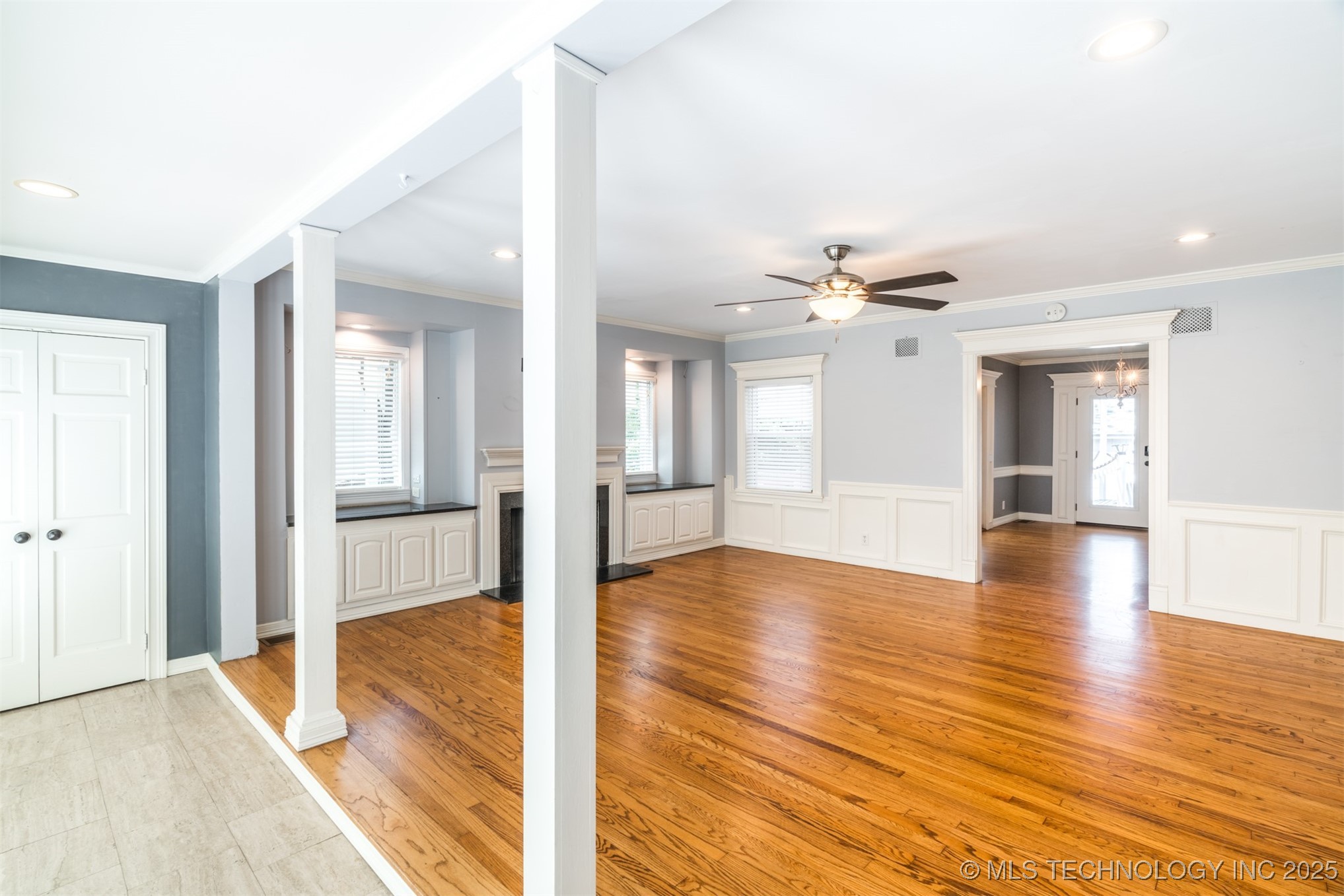 333 E 29th Place Property Photo 2