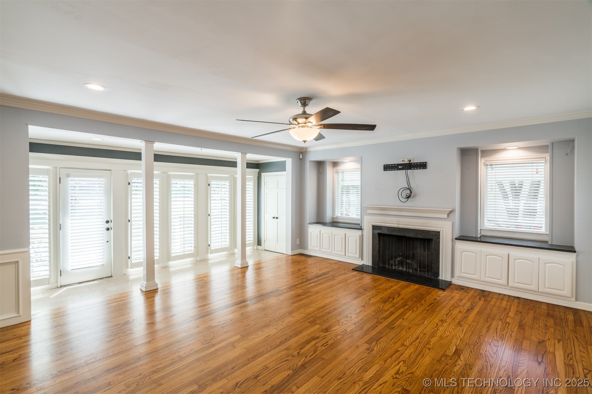 333 E 29th Place Property Photo 5