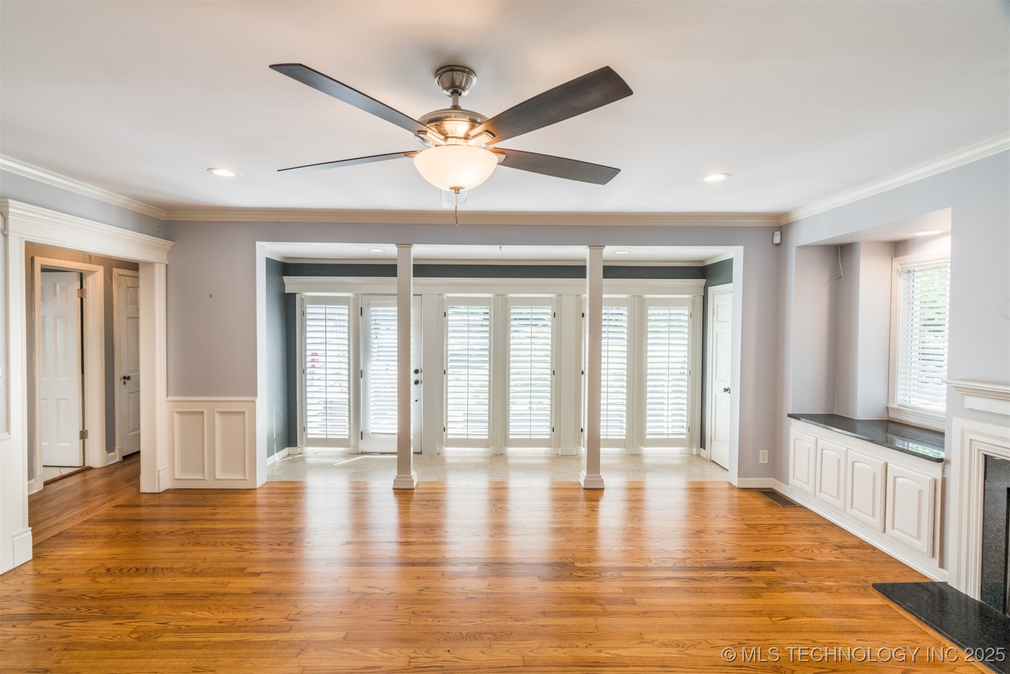 333 E 29th Place Property Photo 6