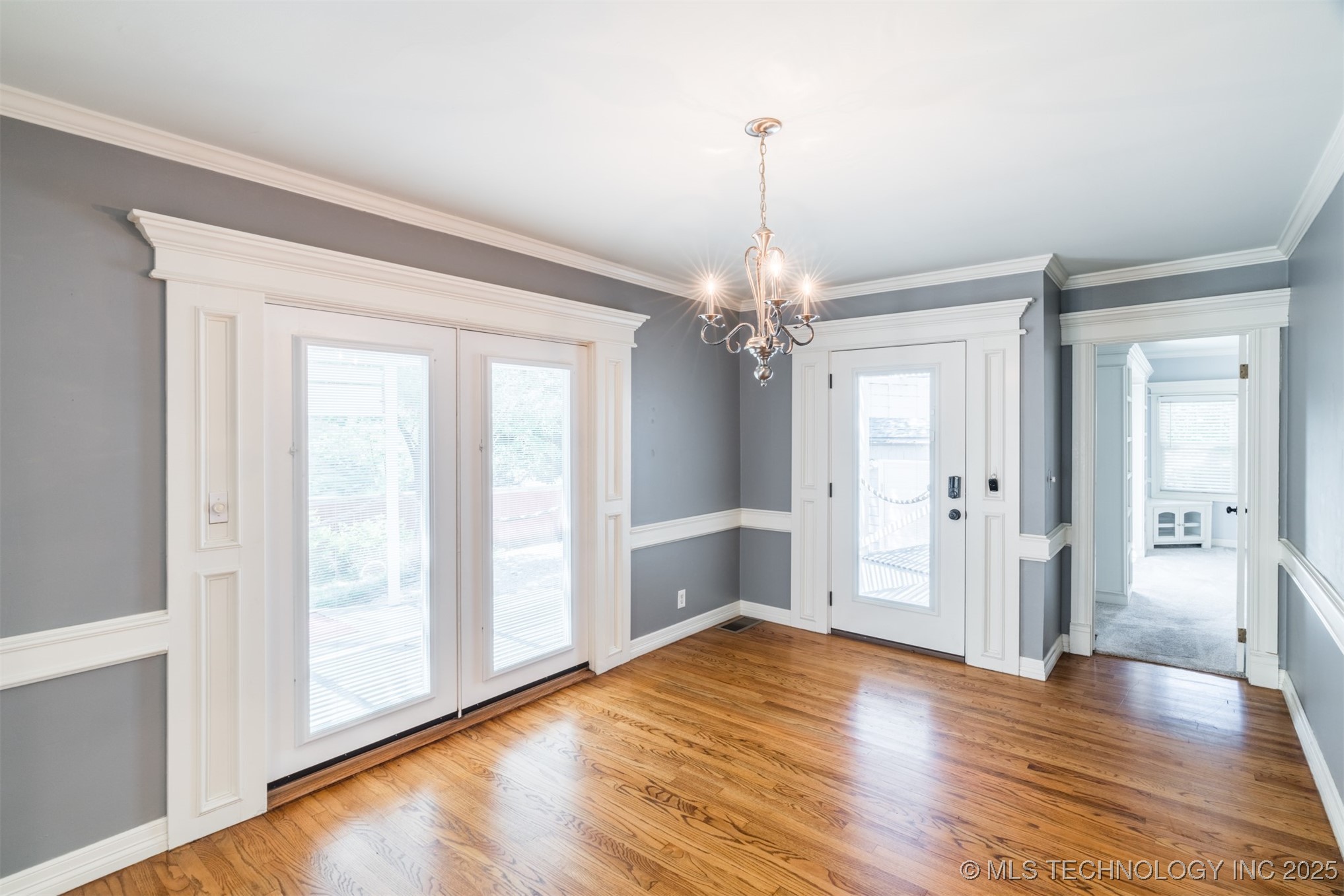 333 E 29th Place Property Photo 10