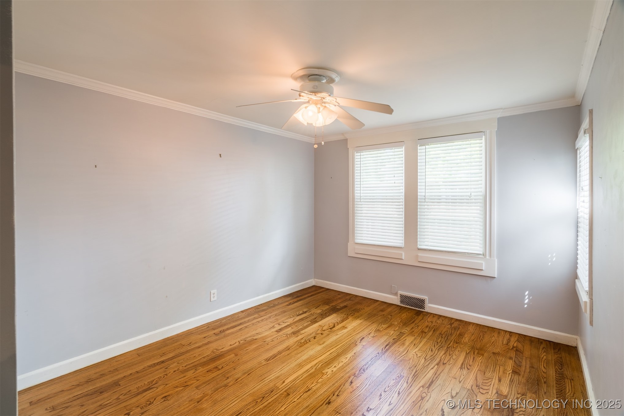 333 E 29th Place Property Photo 19