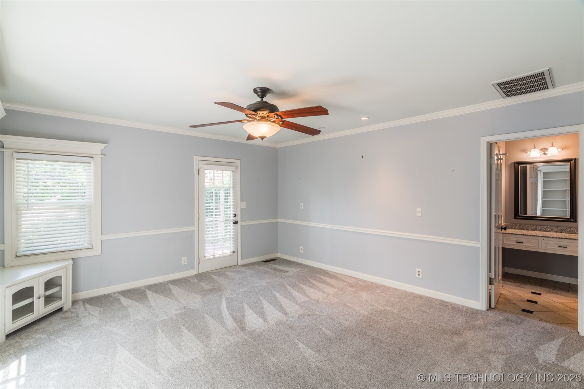 333 E 29th Place Property Photo 23