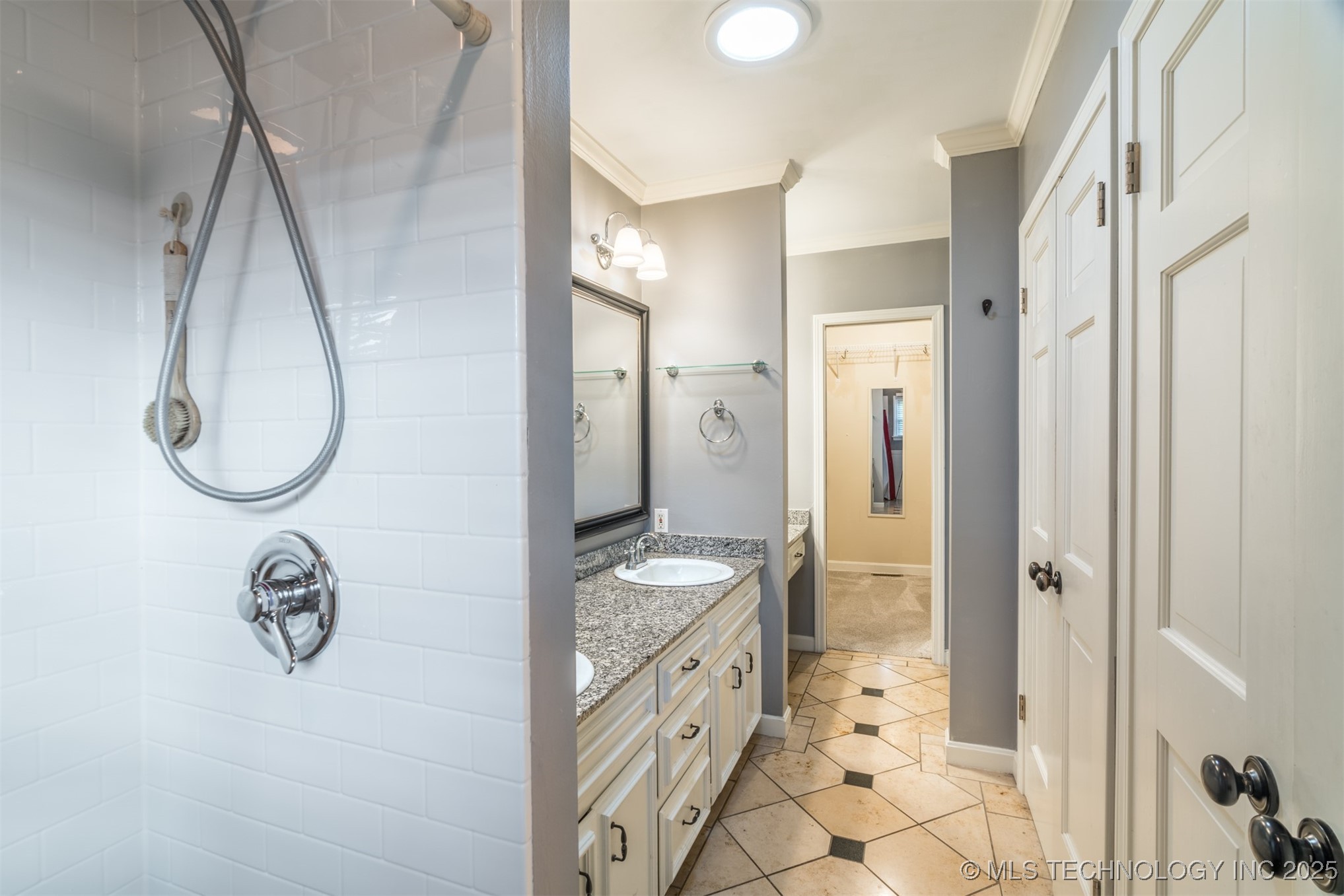 333 E 29th Place Property Photo 28