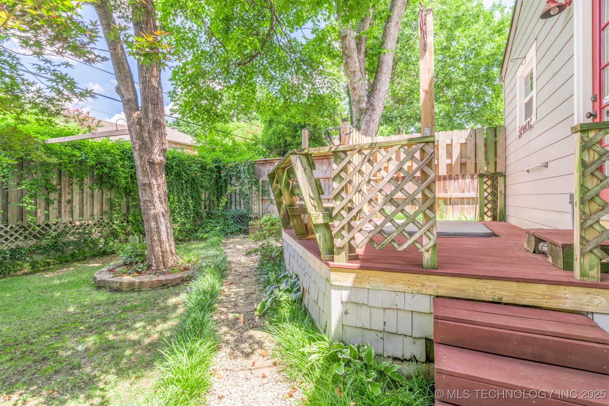 333 E 29th Place Property Photo 43