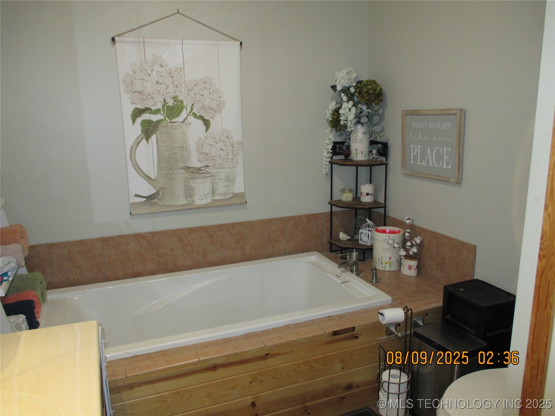 554 N 4206 Road Property Photo 17