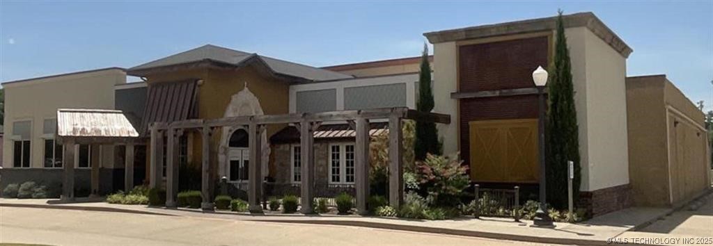 223 E Hall Of Fame Avenue Property Photo 1