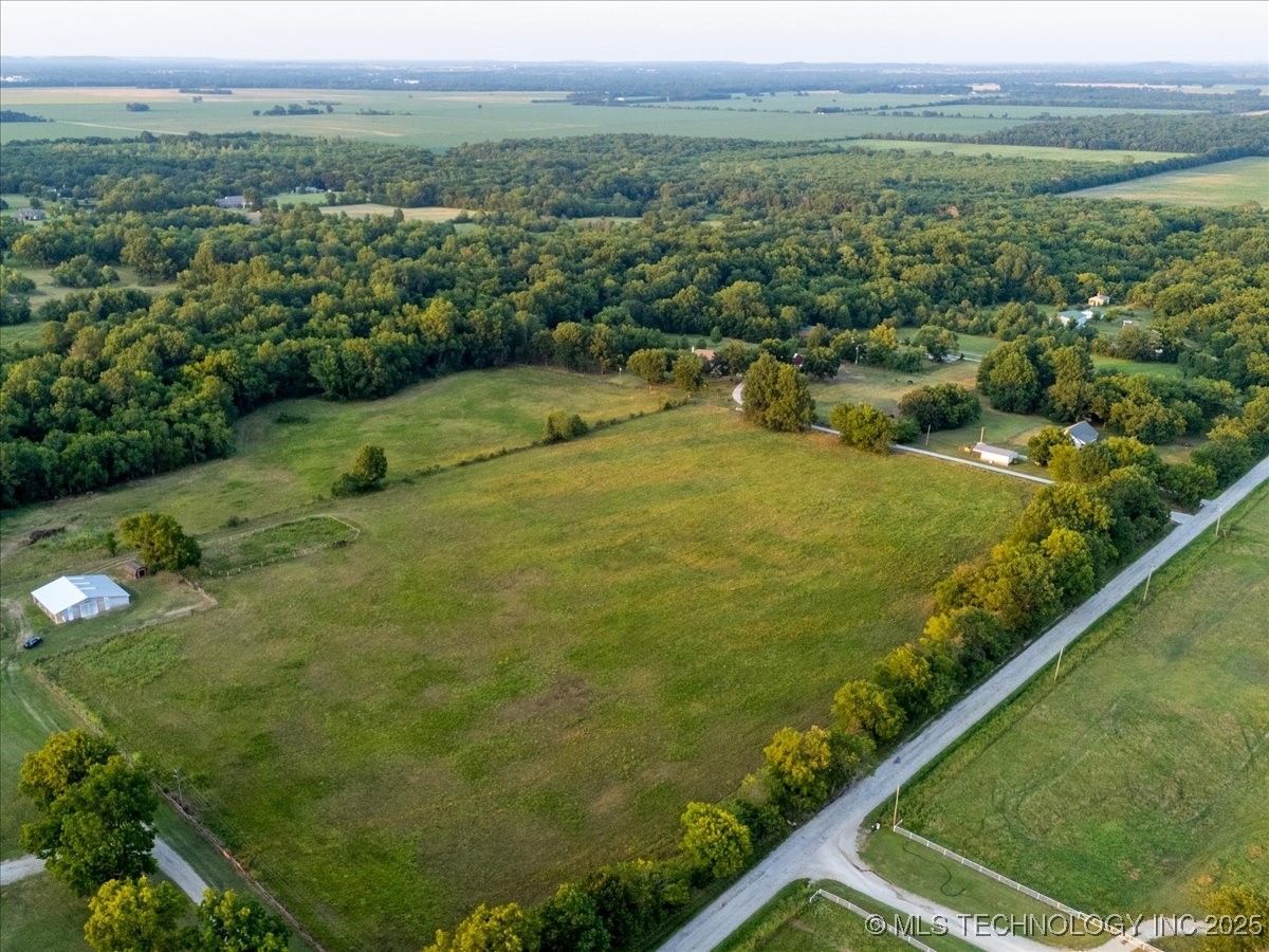 03 E 41st Street S Property Photo 1