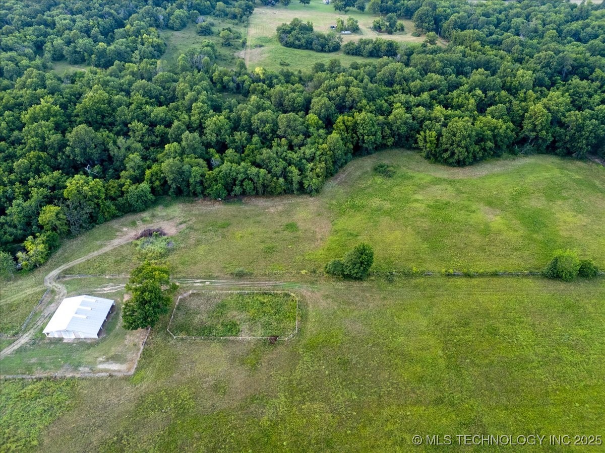 03 E 41st Street S Property Photo 8