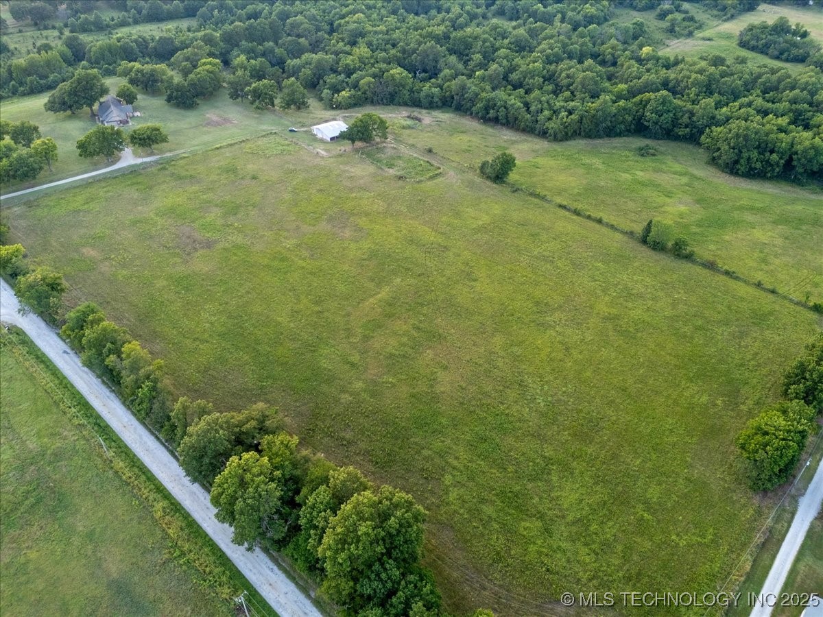 03 E 41st Street S Property Photo 12