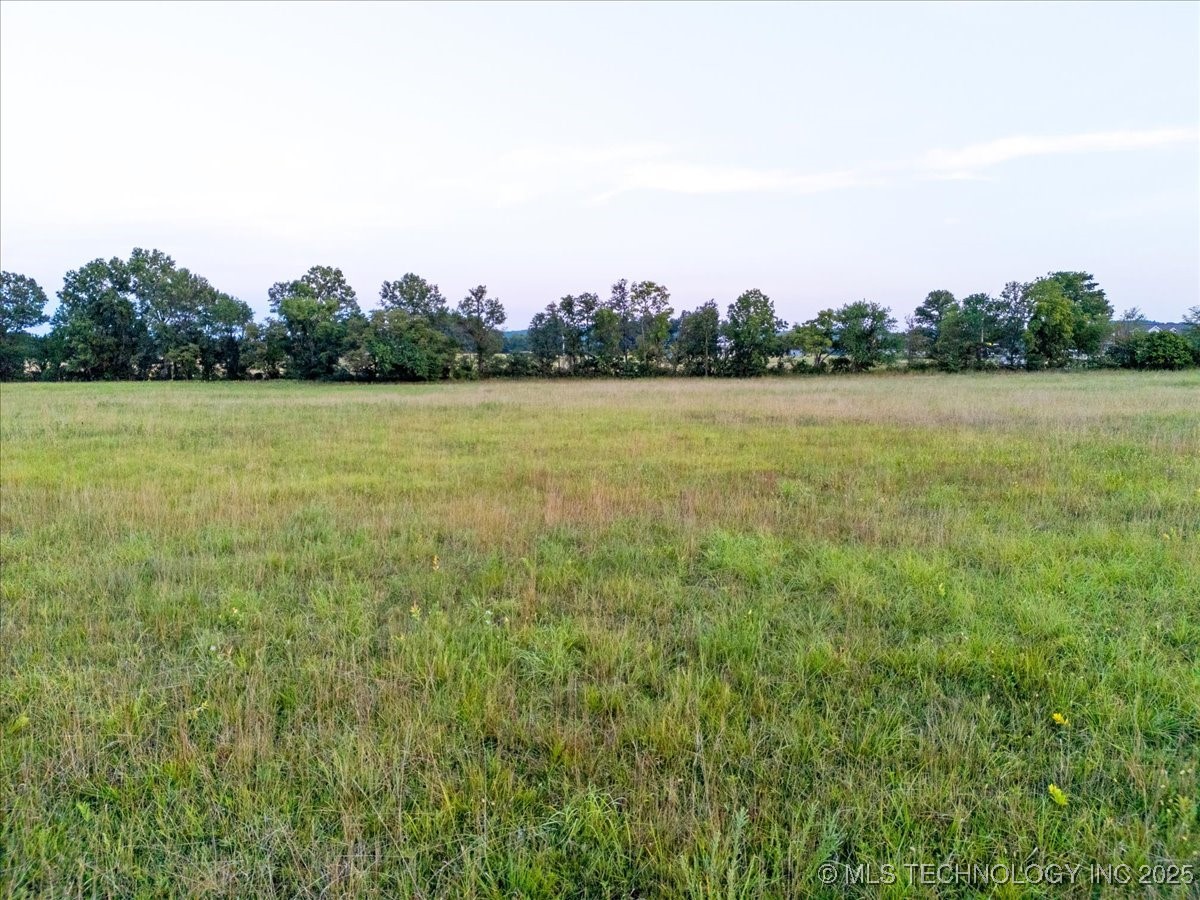 03 E 41st Street S Property Photo 18