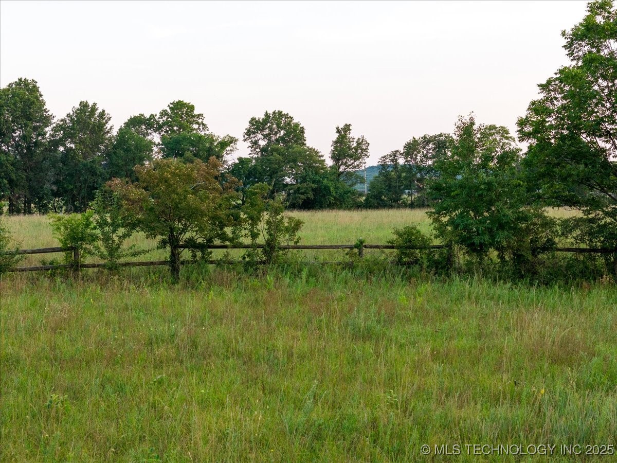 03 E 41st Street S Property Photo 19