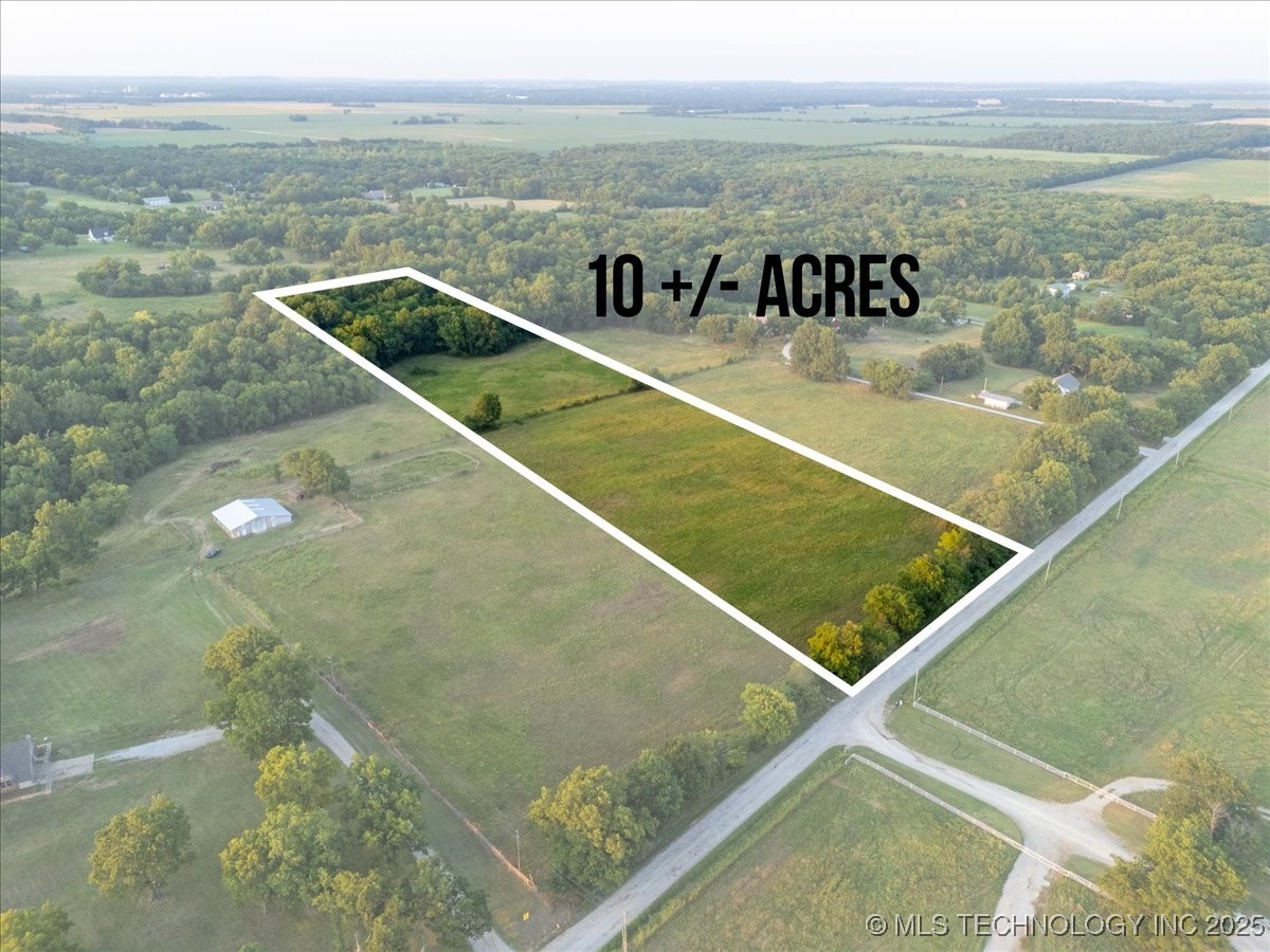 03 E 41st Street S Property Photo 22