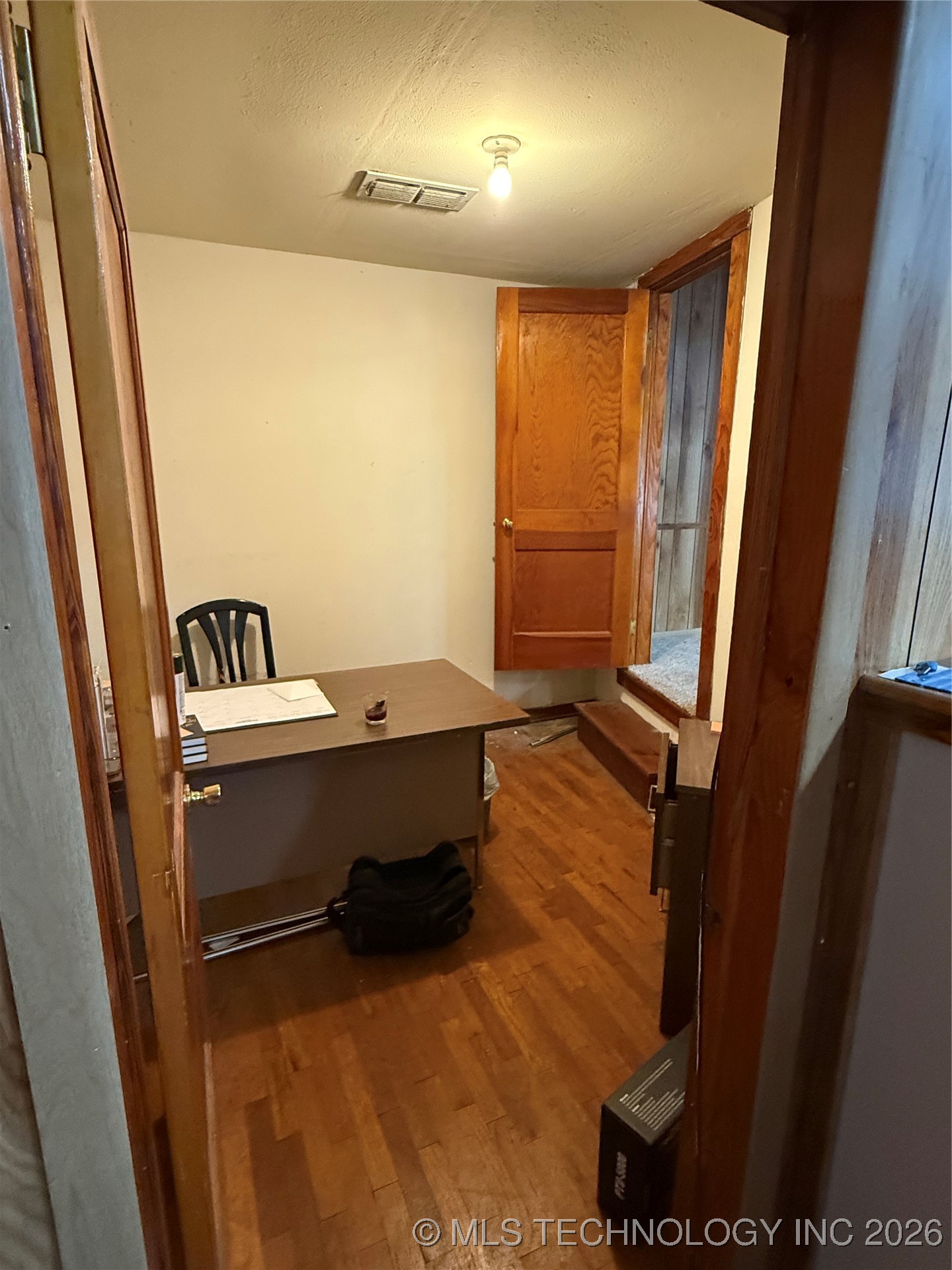 461 6th Property Photo 3