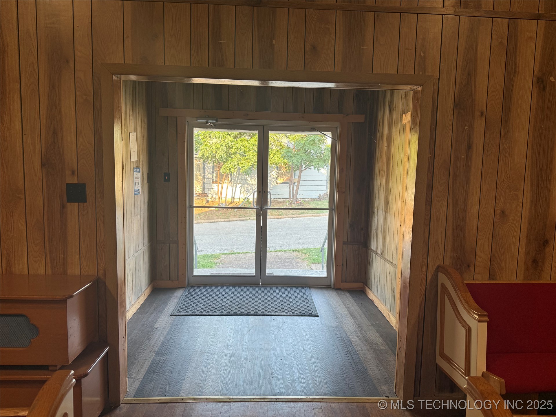 461 6th Property Photo 5