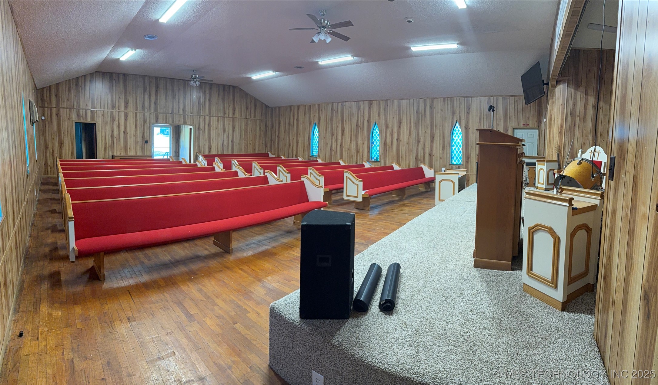 461 6th Property Photo 9