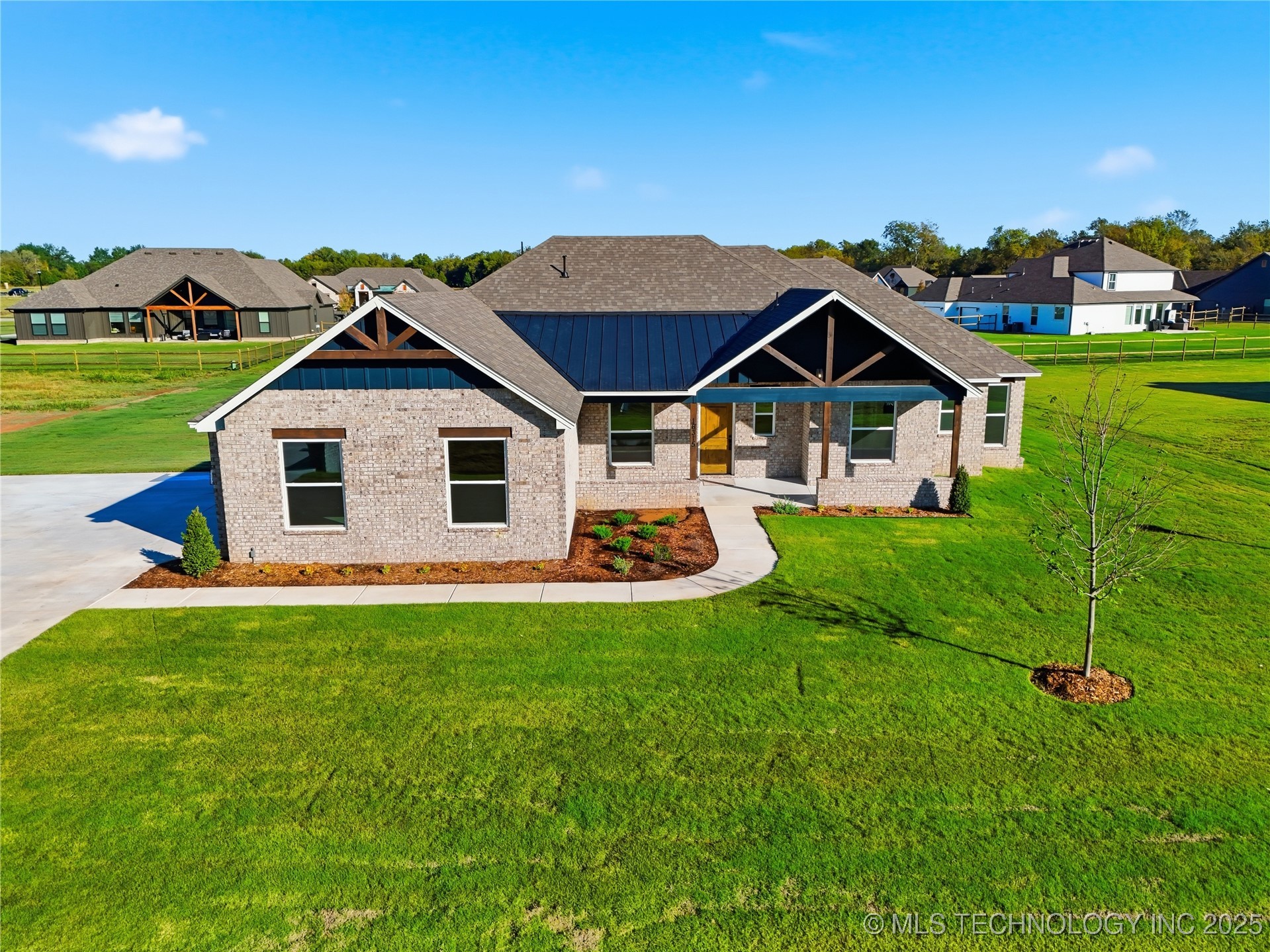 16315 E 101st Street North Property Photo 1