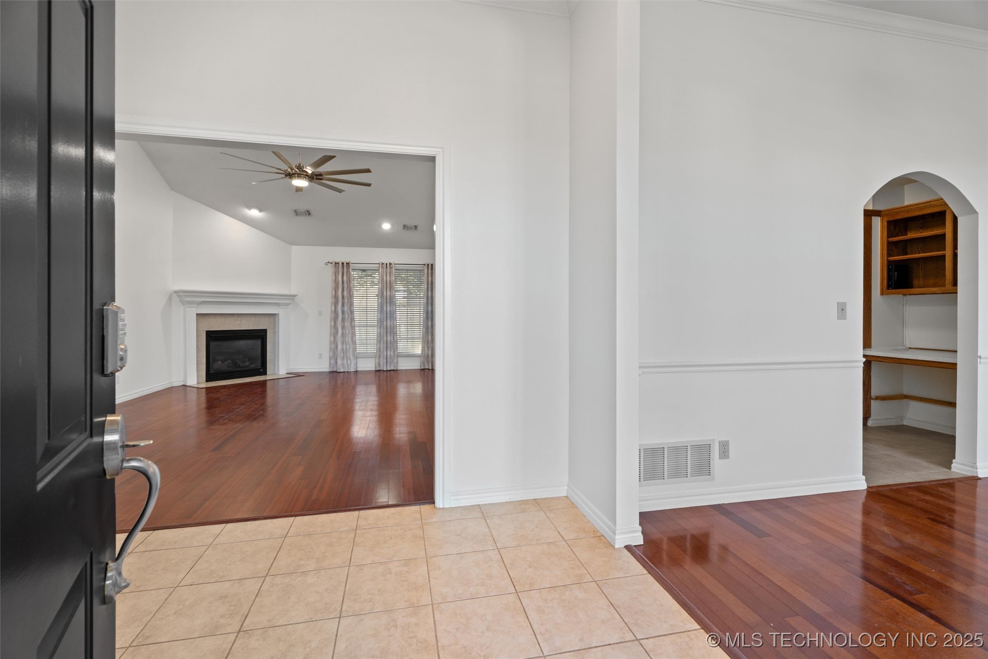 1030 East Drive Property Photo 3