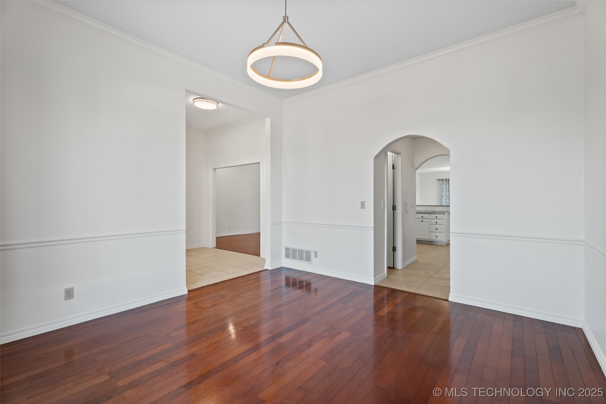 1030 East Drive Property Photo 5