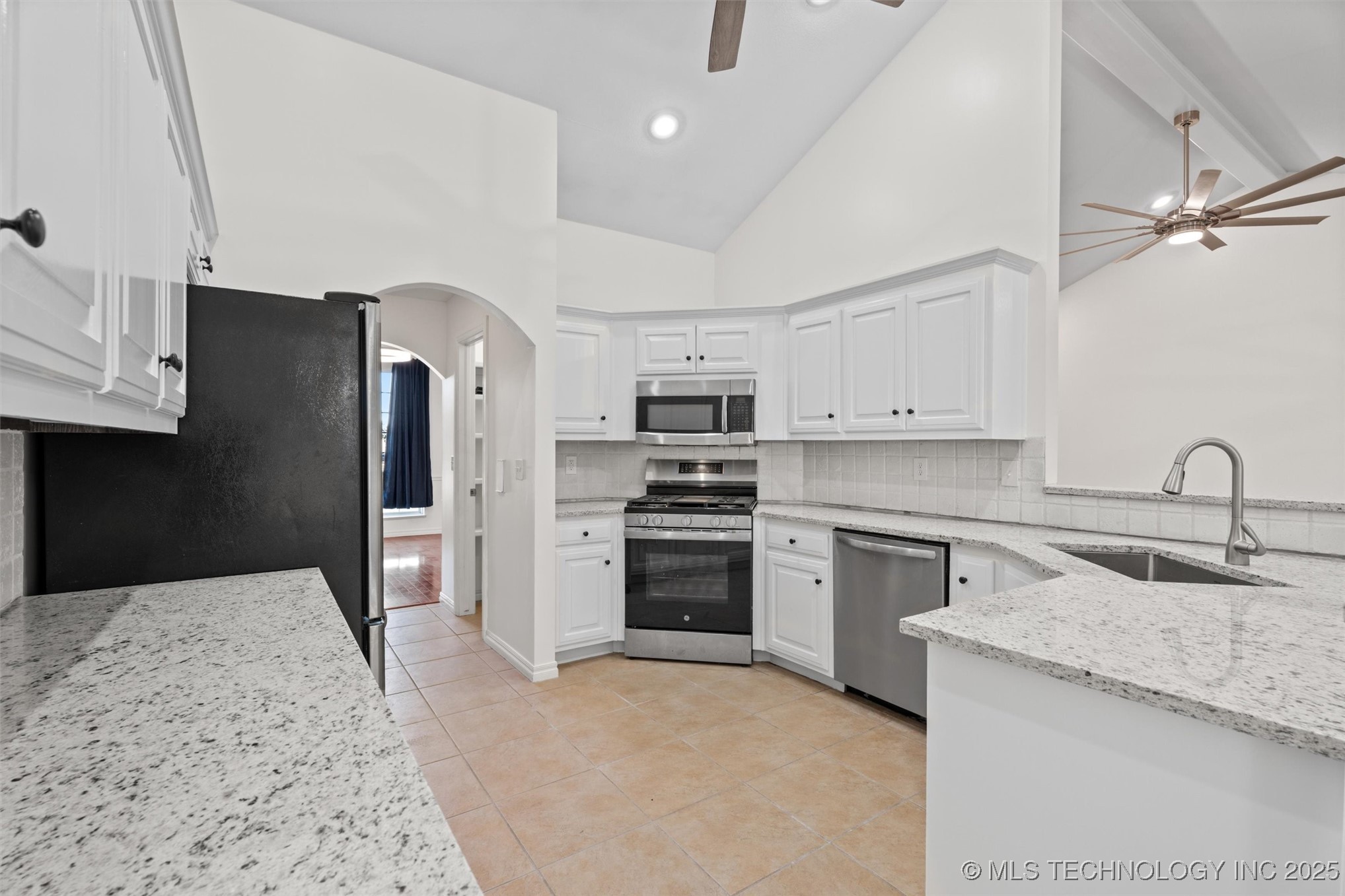 1030 East Drive Property Photo 10