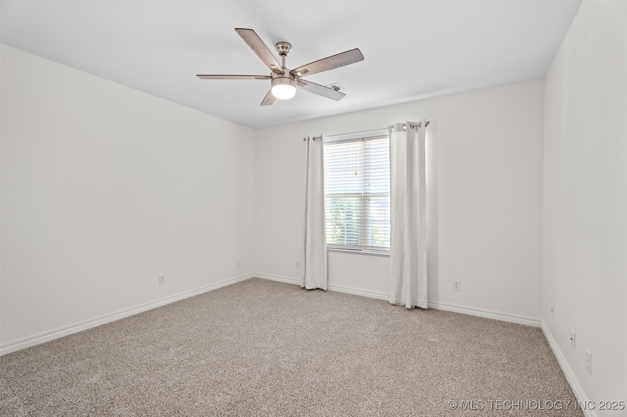 1030 East Drive Property Photo 14