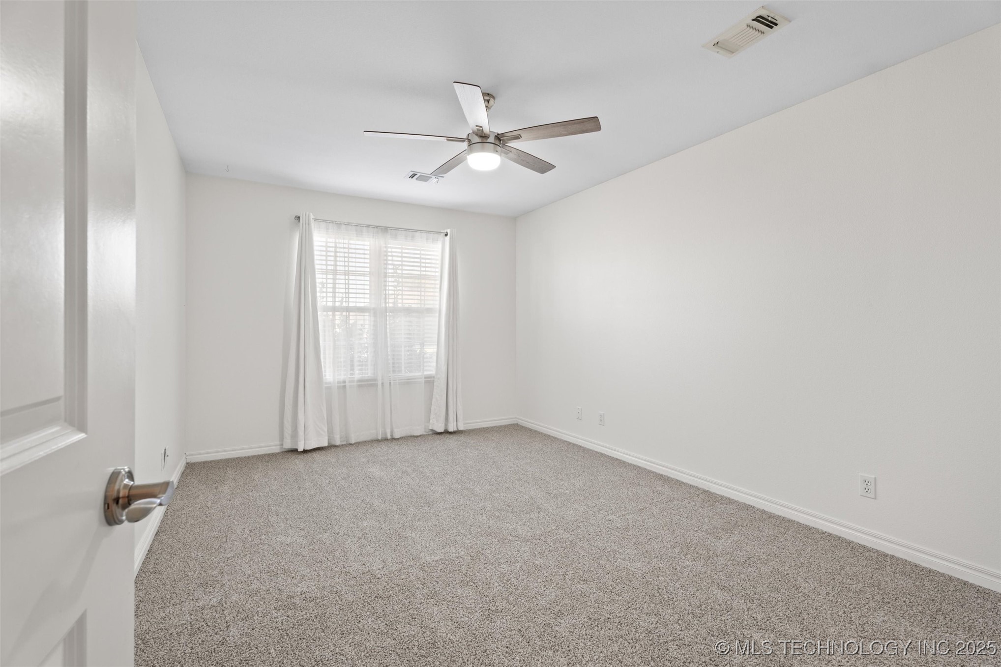 1030 East Drive Property Photo 16