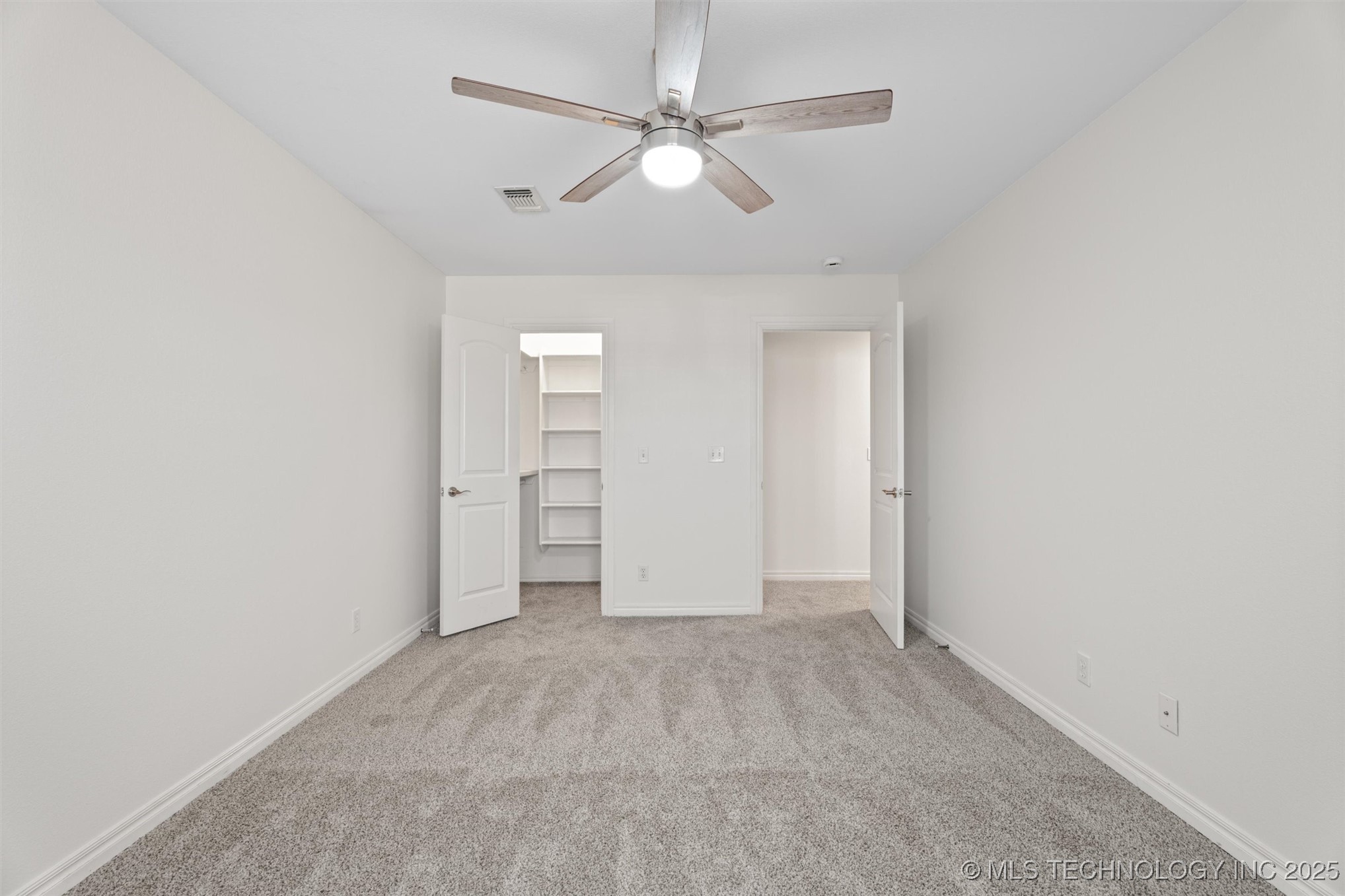 1030 East Drive Property Photo 17