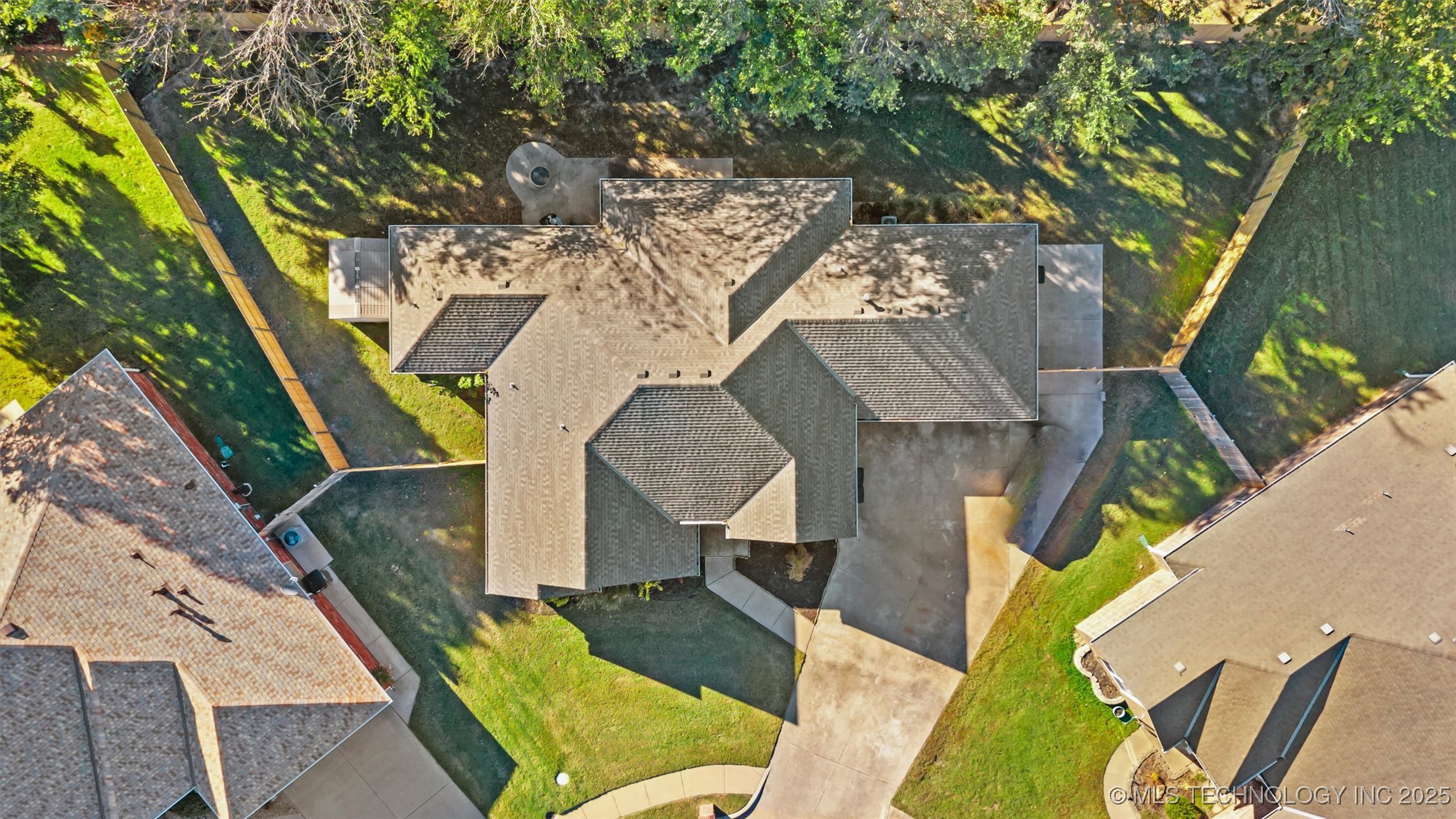 1030 East Drive Property Photo 29