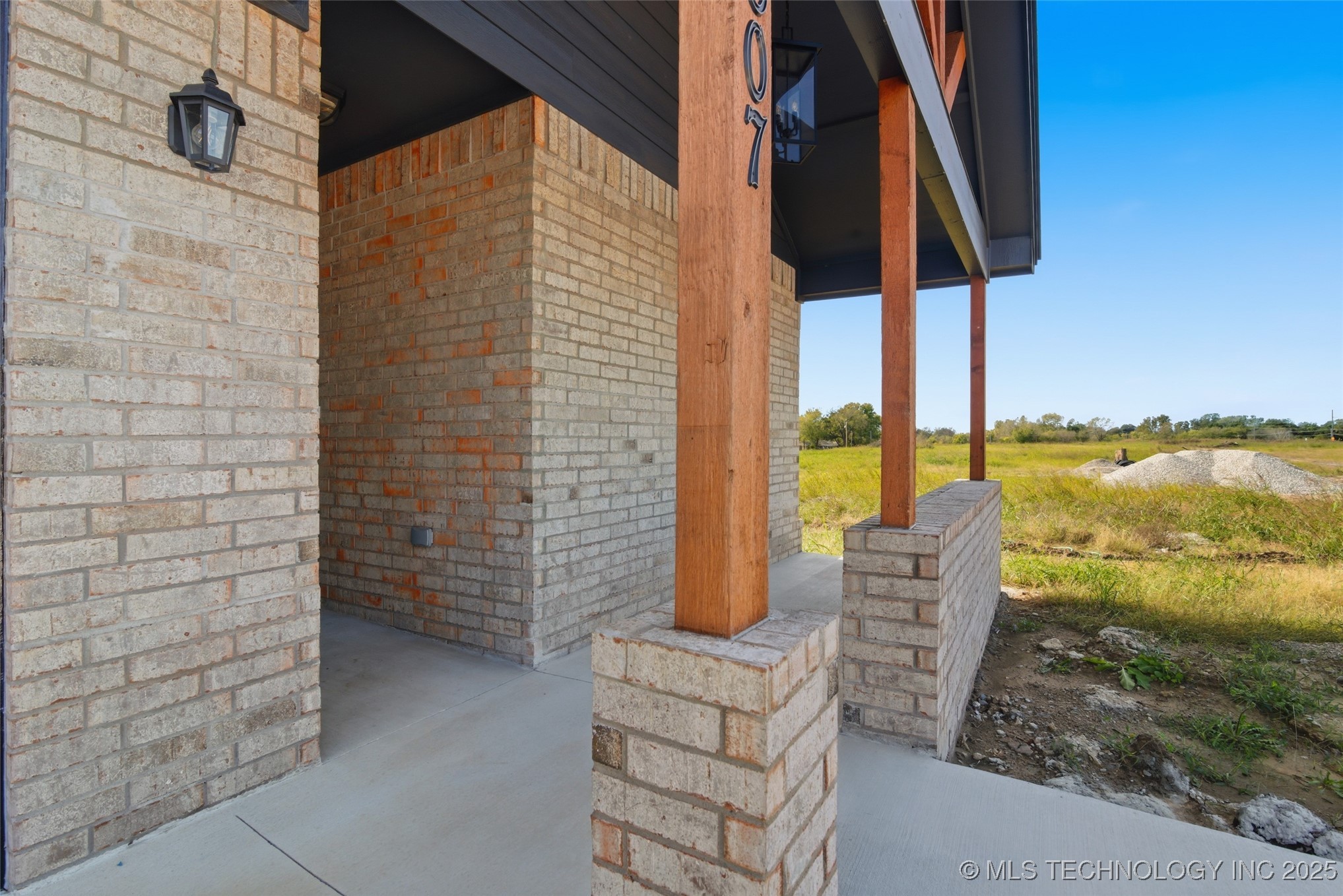 4607 W Union Street Property Photo 3