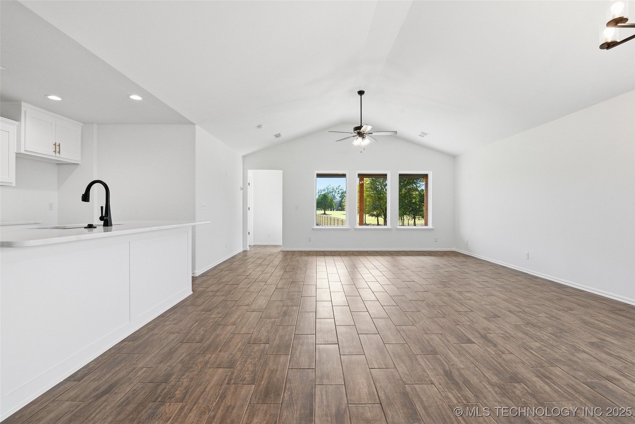 4607 W Union Street Property Photo 5