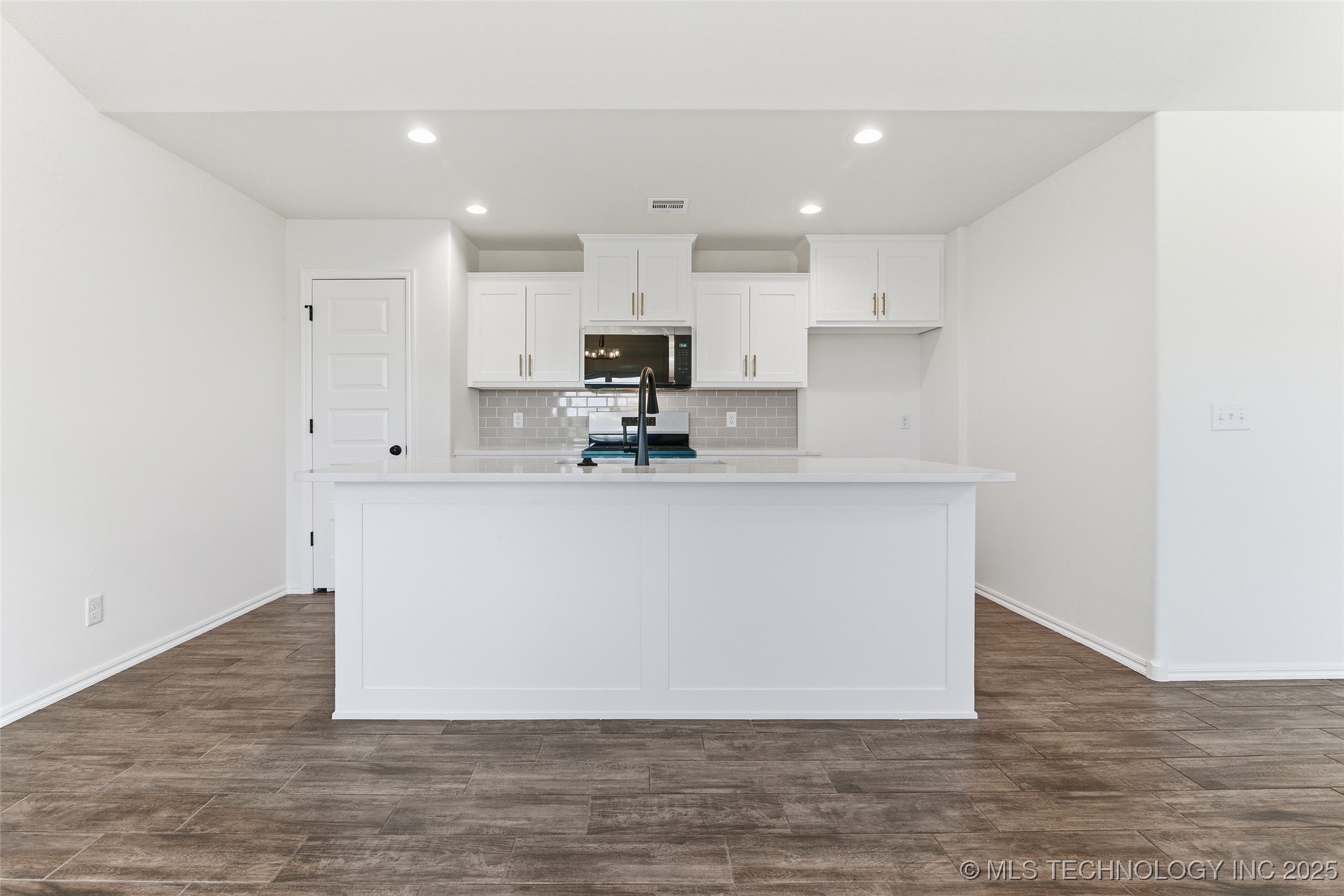 4607 W Union Street Property Photo 8