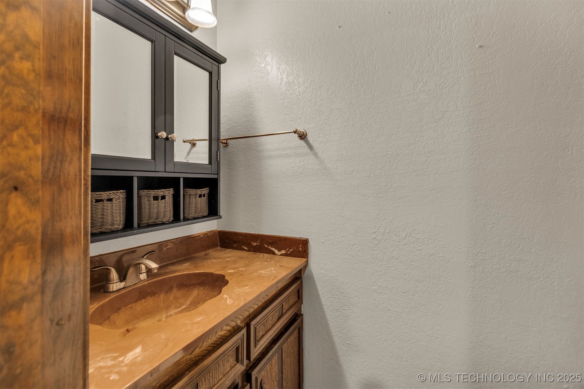6717 S Oswego Avenue Property Photo 28