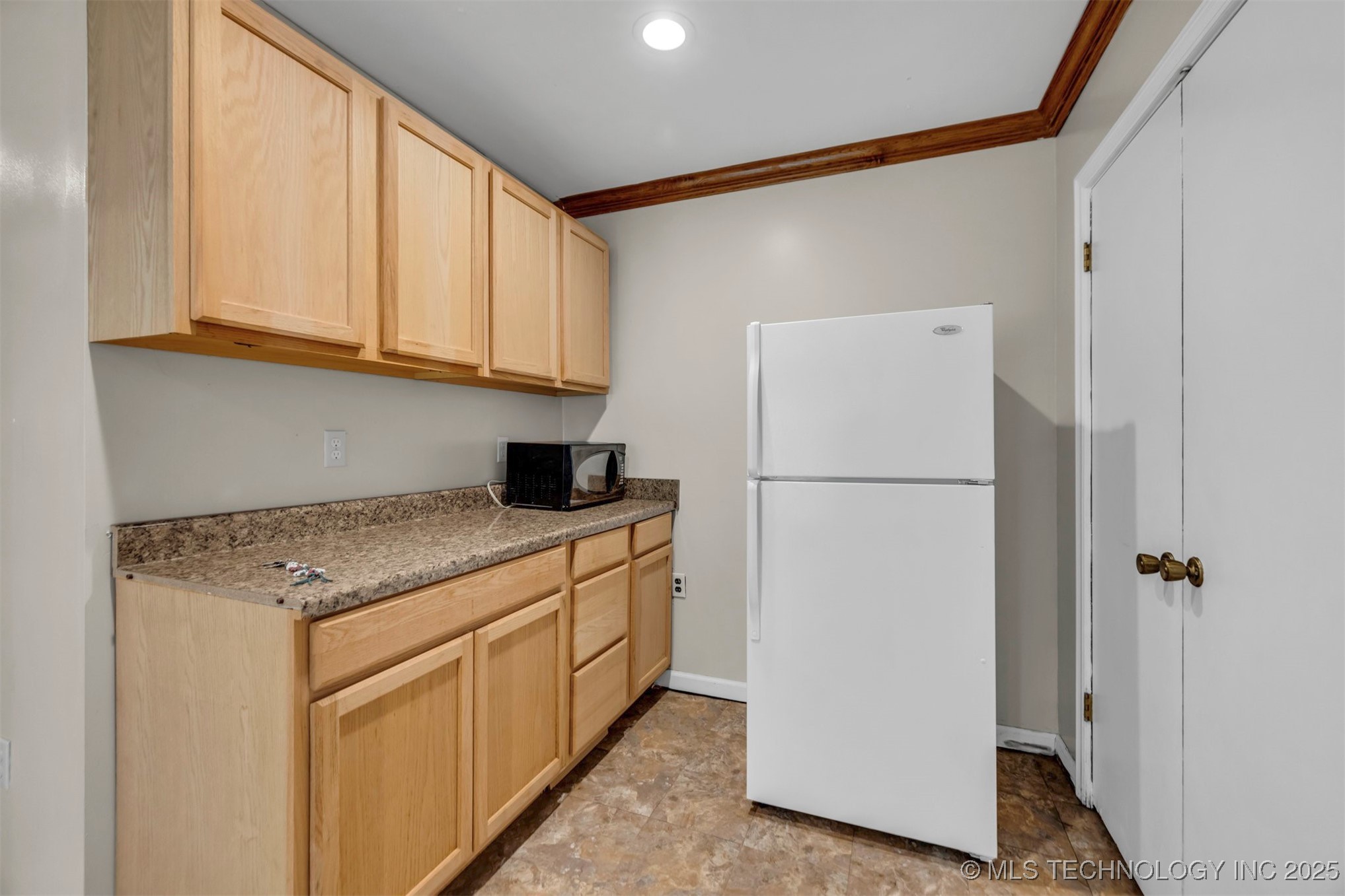 6717 S Oswego Avenue Property Photo 32