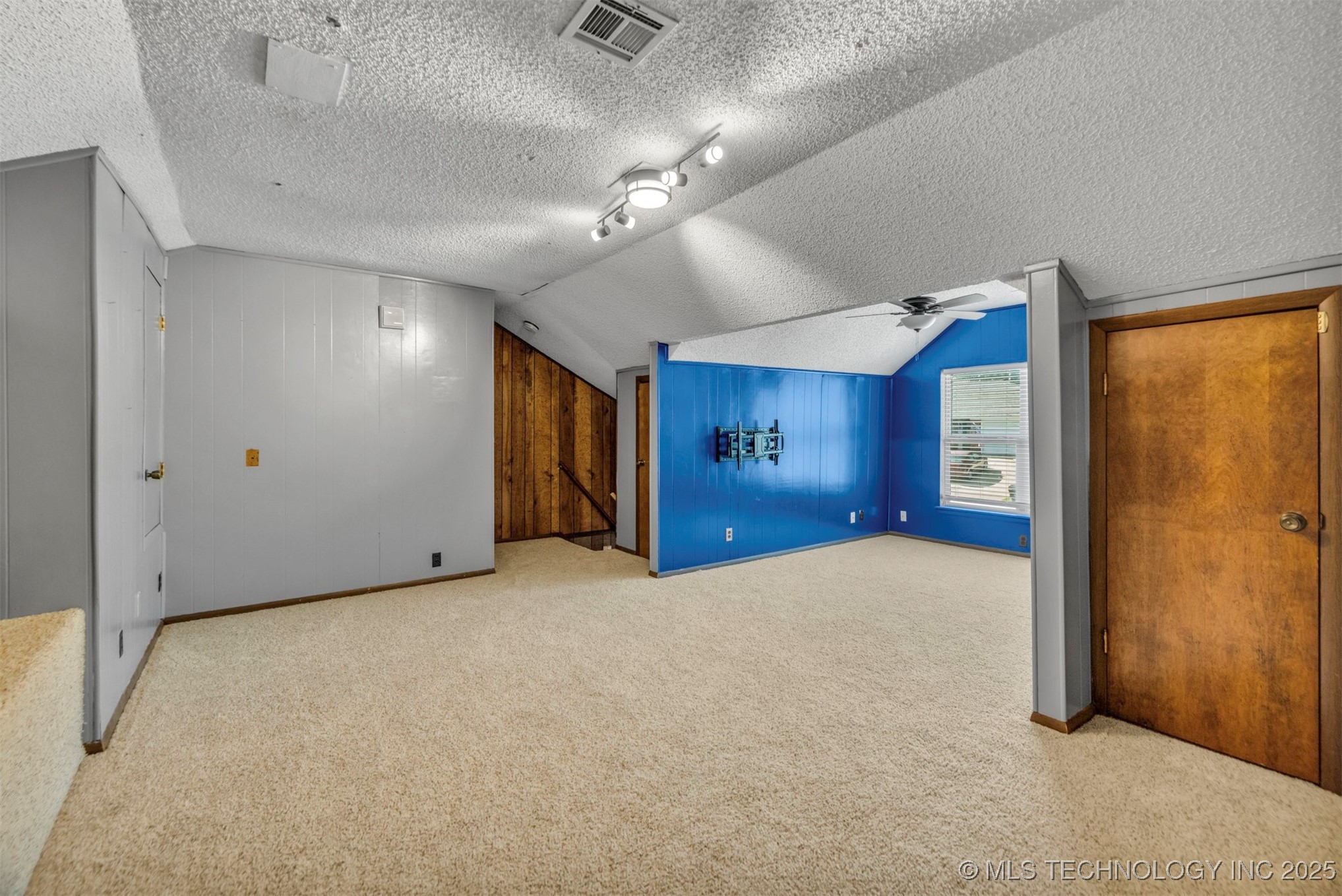 6717 S Oswego Avenue Property Photo 34
