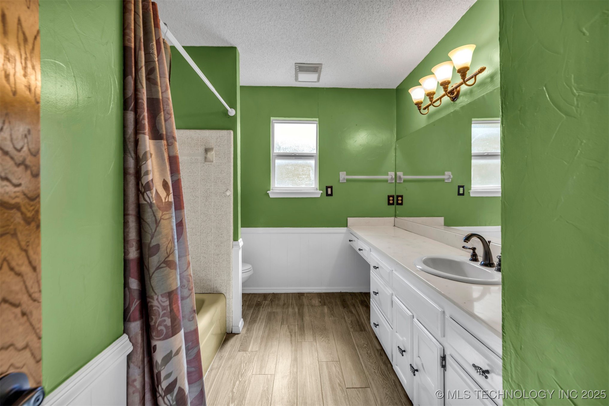 6717 S Oswego Avenue Property Photo 40