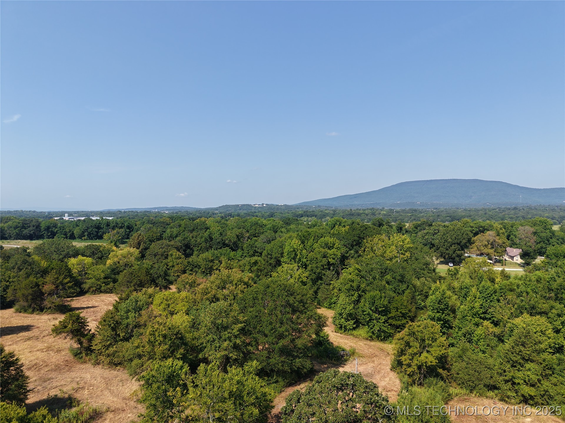 2601 N Witte Property Photo 2