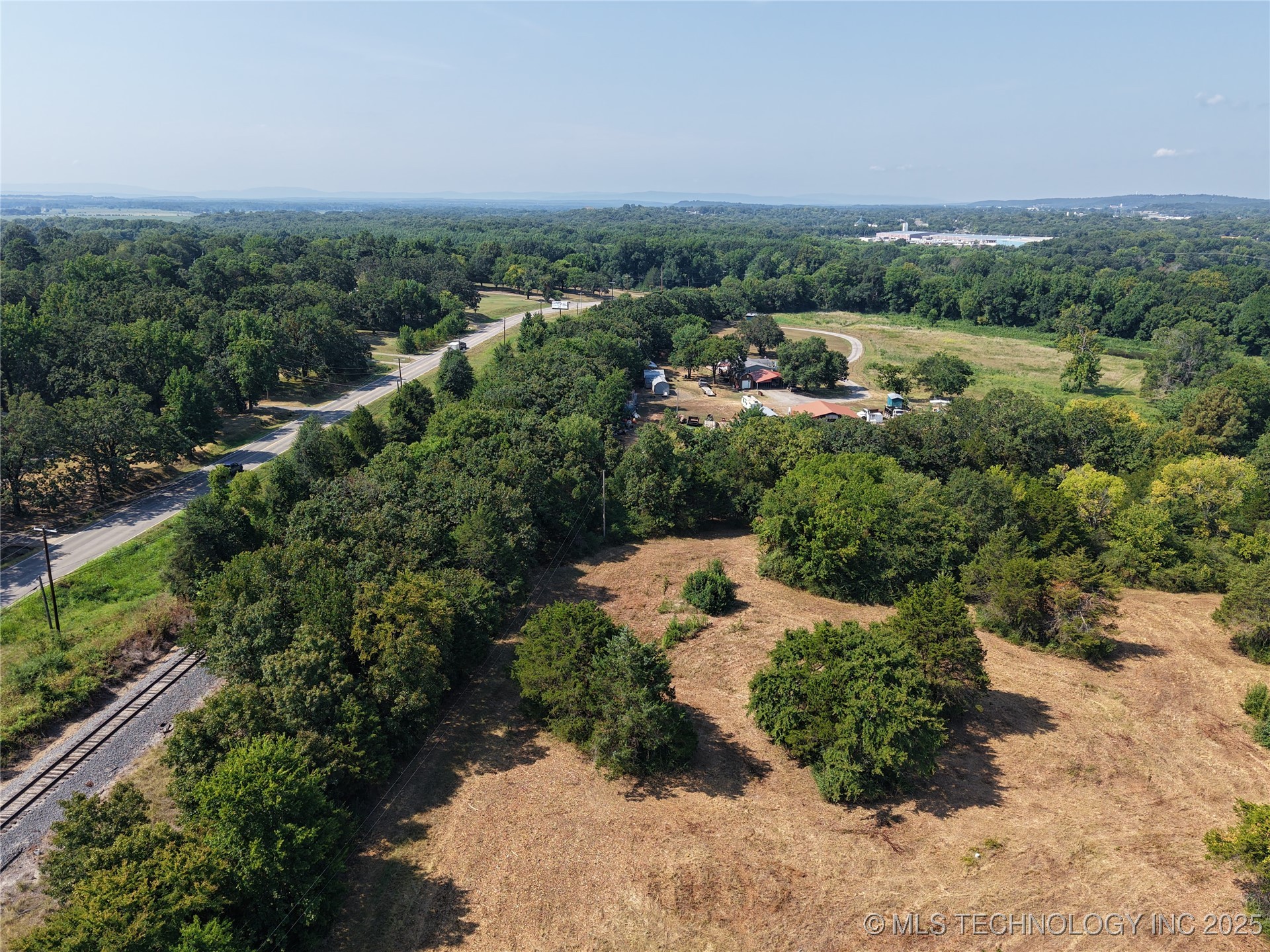 2601 N Witte Property Photo 3