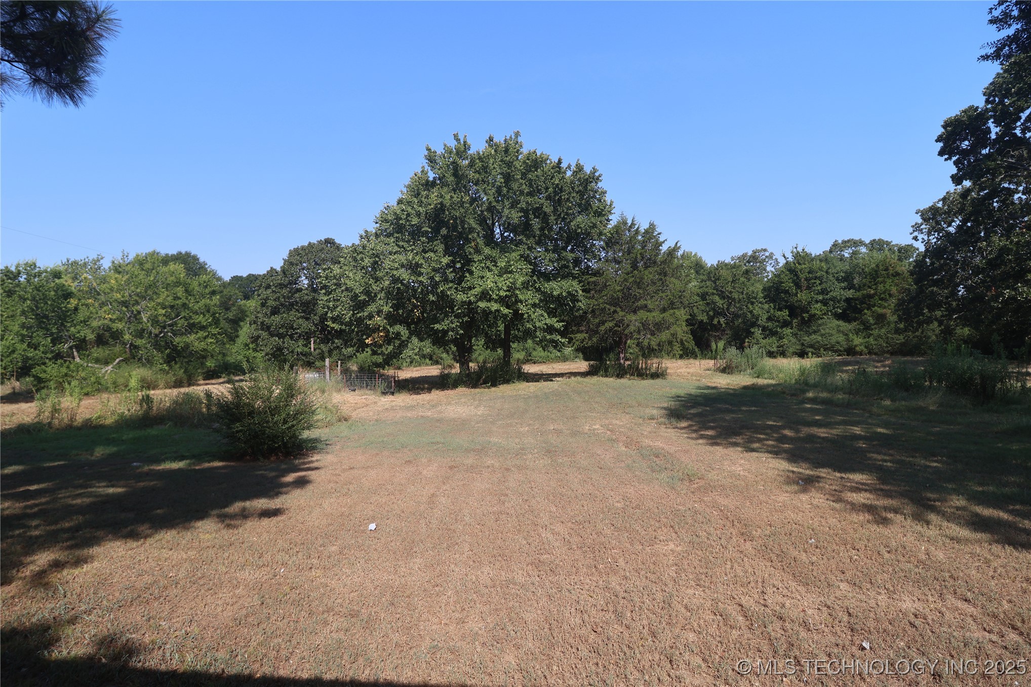 2601 N Witte Property Photo 9